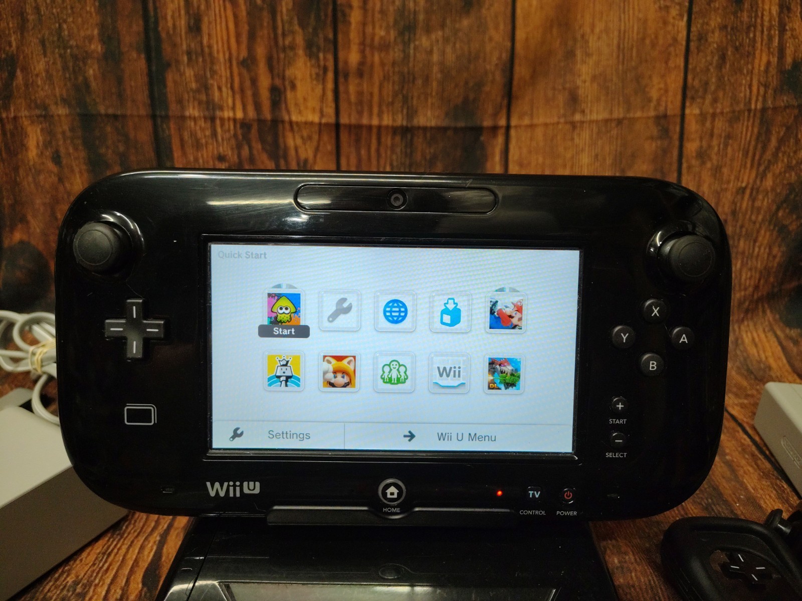 Nintendo Wii U 32GB Black Console Bundle – Mario Kart 8 & Splatoon – Tested