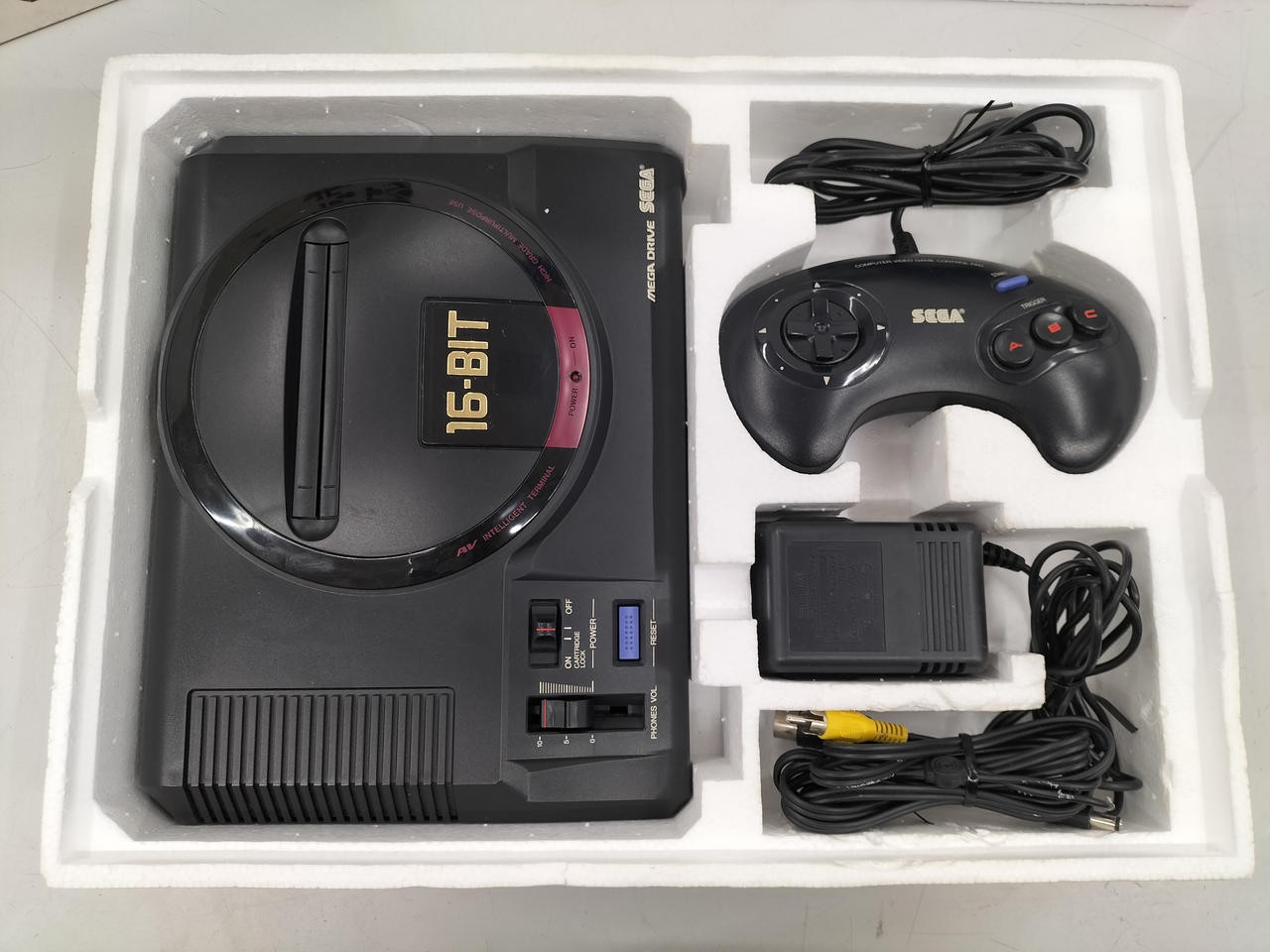 Mega Drive Console Controller VA4 Boxed Tested System SEGA HAA-2510 Japan