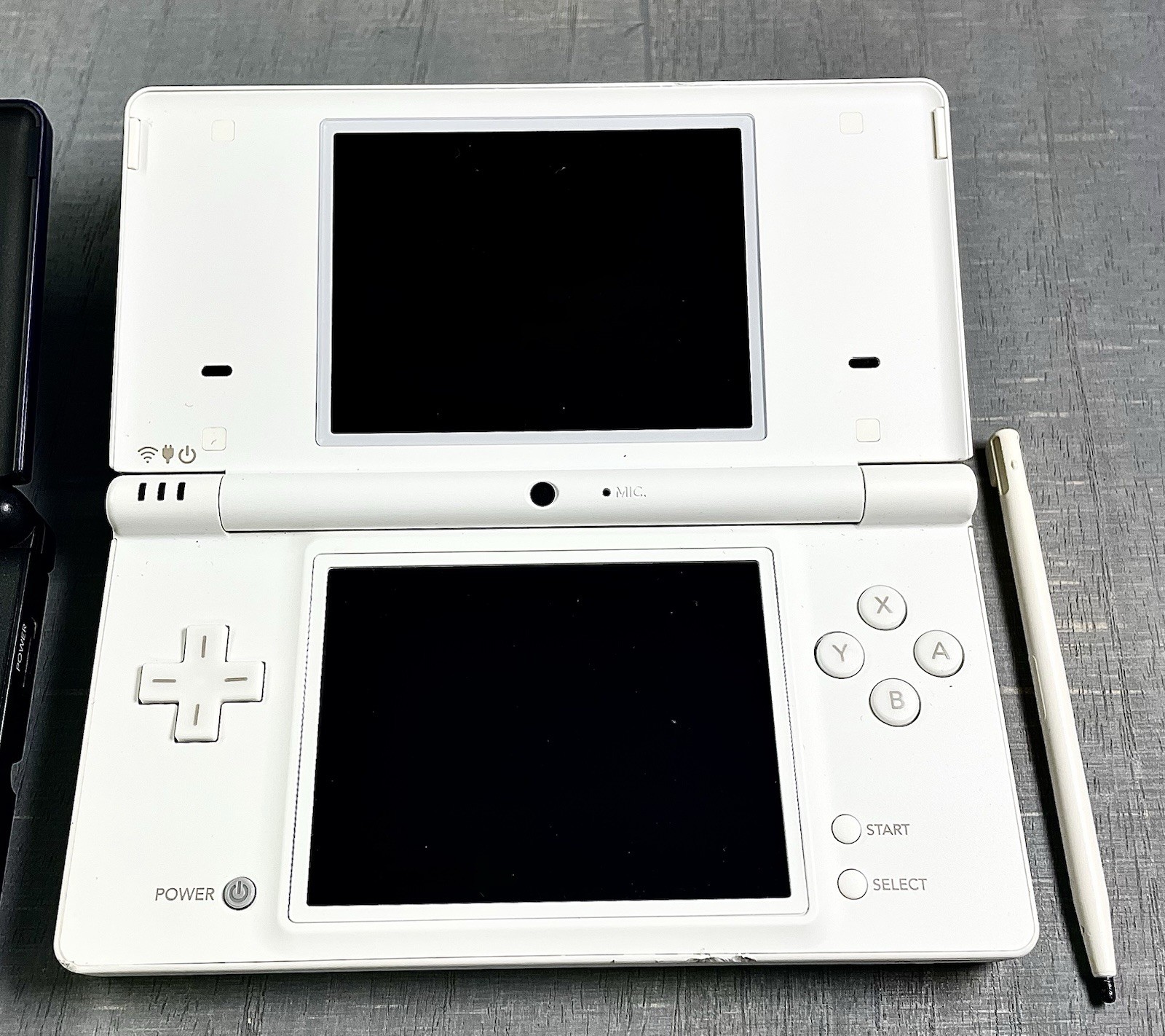 Nintendo DSi w/ Stylus White Tested Good /Blue DSlite For Parts – 34 Games Total