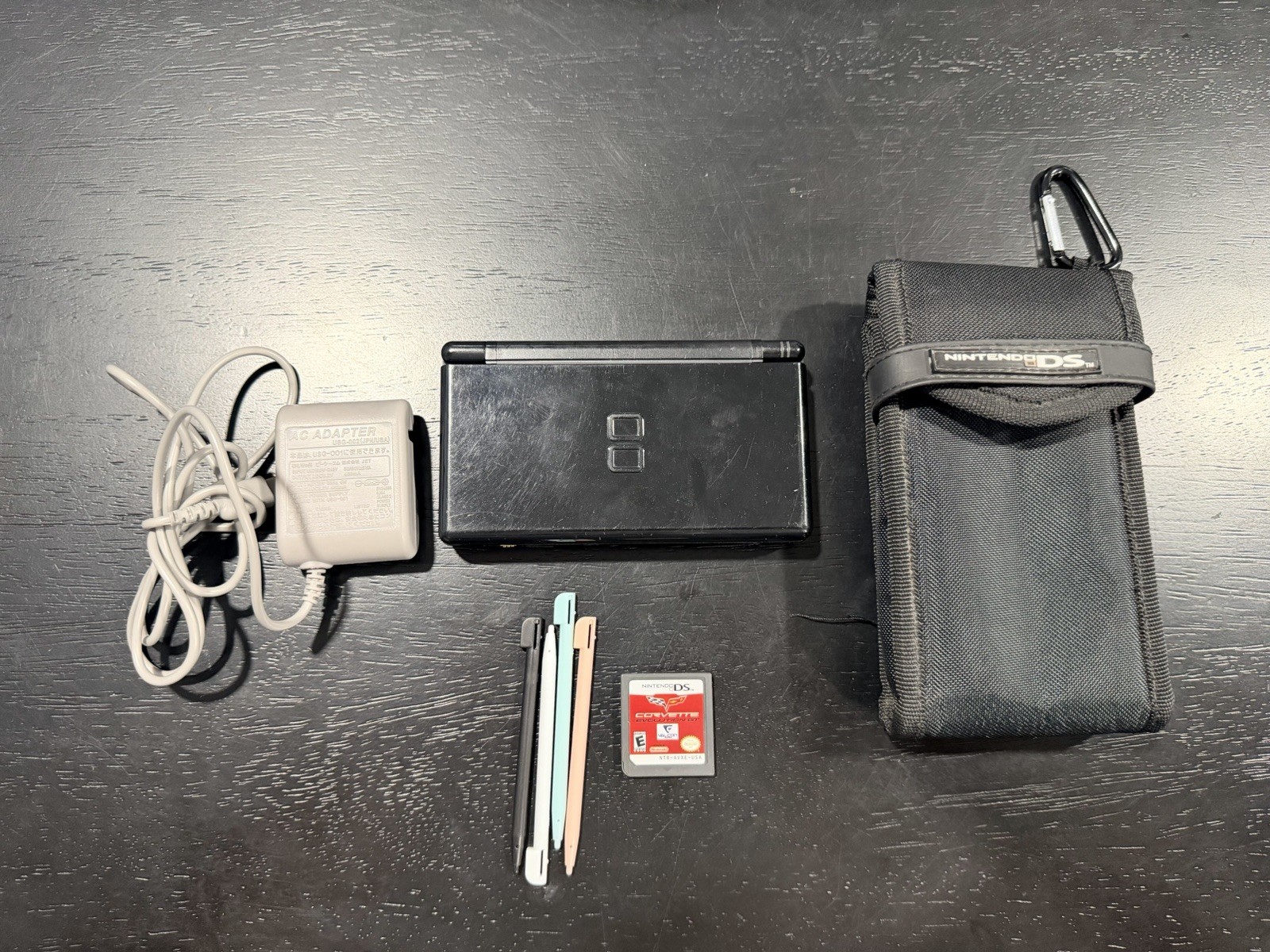 Nintendo DS Lite USA Black Handheld System W/ Case, game & Charger. Tested