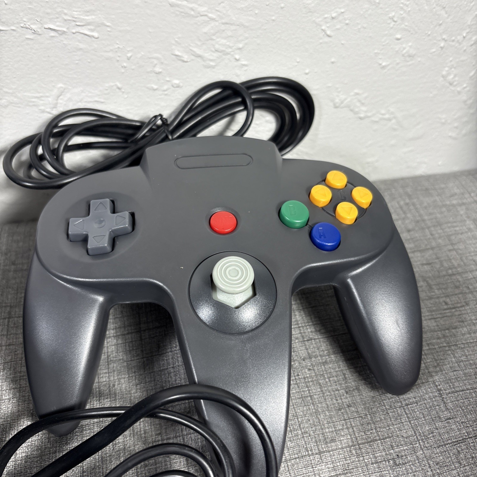 Nintendo 64 Video Game Console, controller, power cord AV And GAME tested