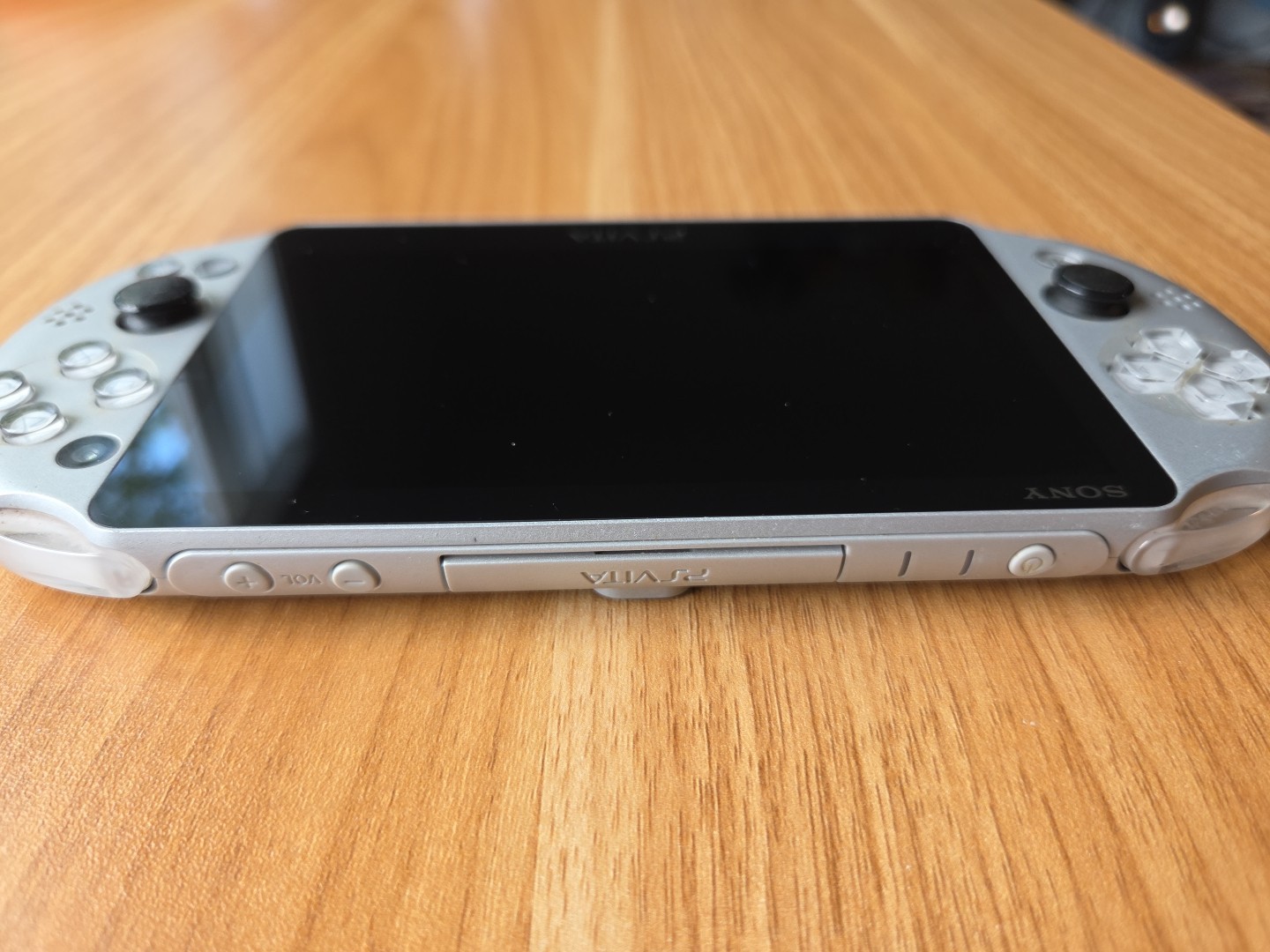 PS Vita PCH-2000 ZA25 Wi-Fi PlayStation VITA Silver Game Console Used Tested