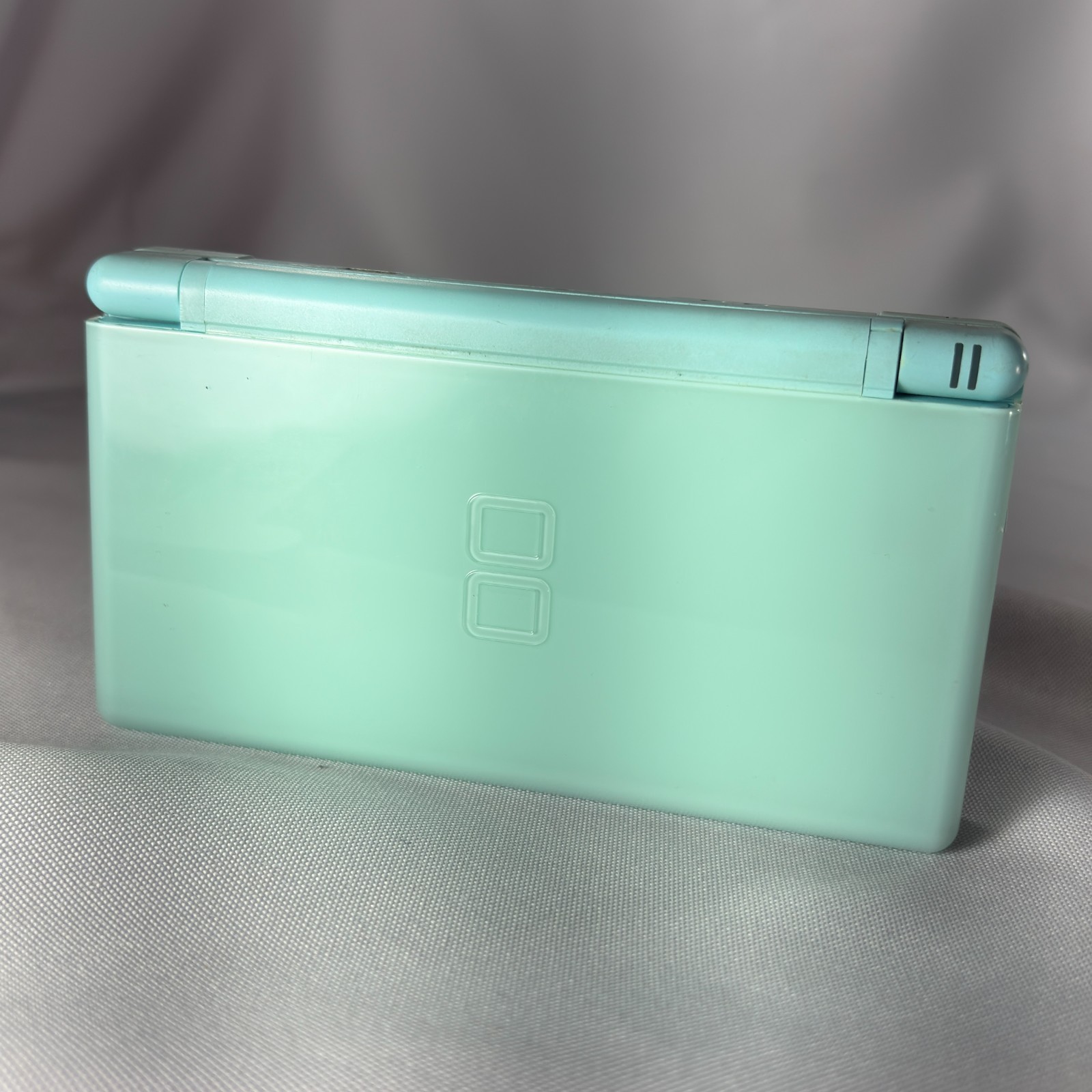 Nintendo DS Lite Ice Blue Handheld System – Doesn’t Read Games