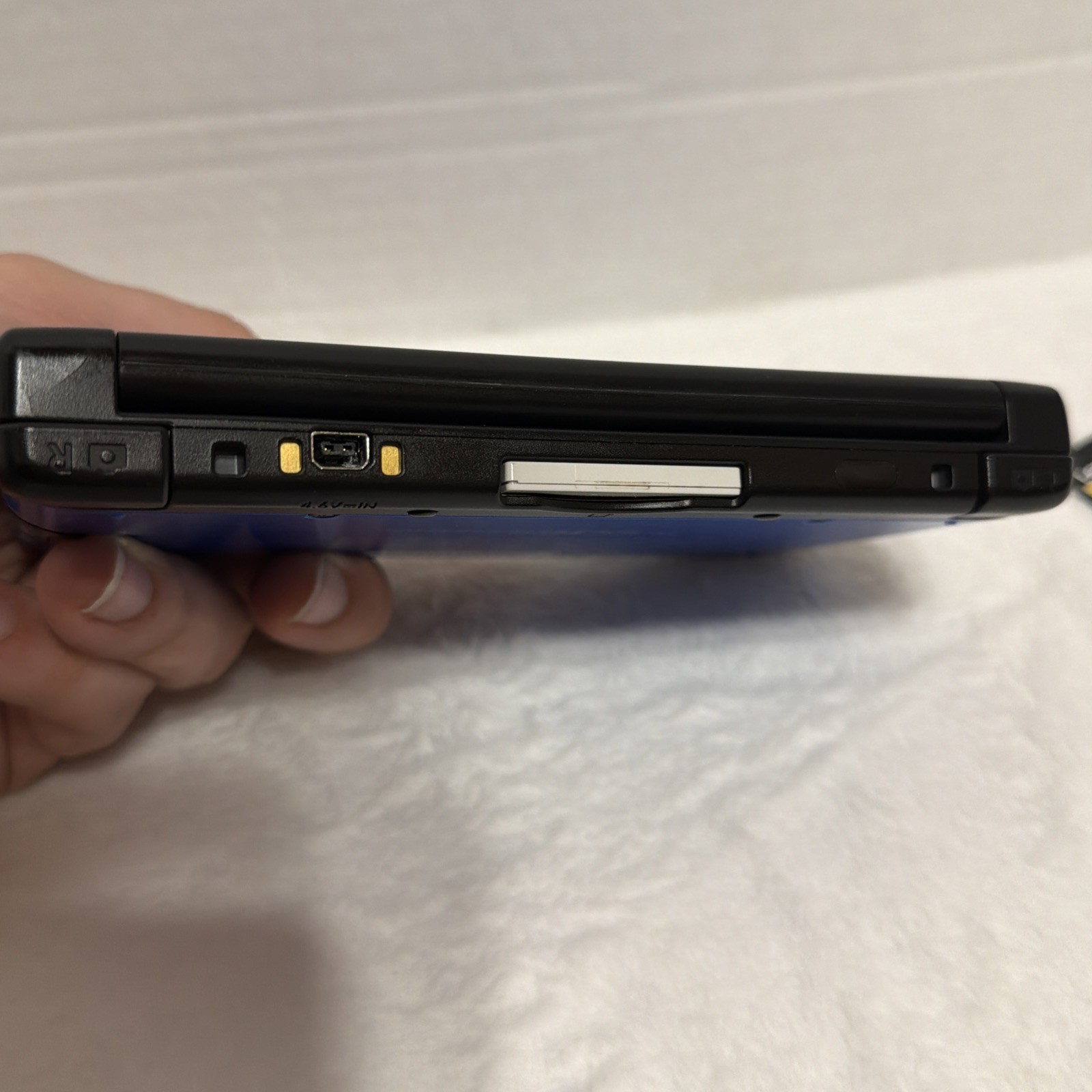 Nintendo 3DS XL Blue W/ Charger 4GB SD Super Mario 3D Land Great Condition
