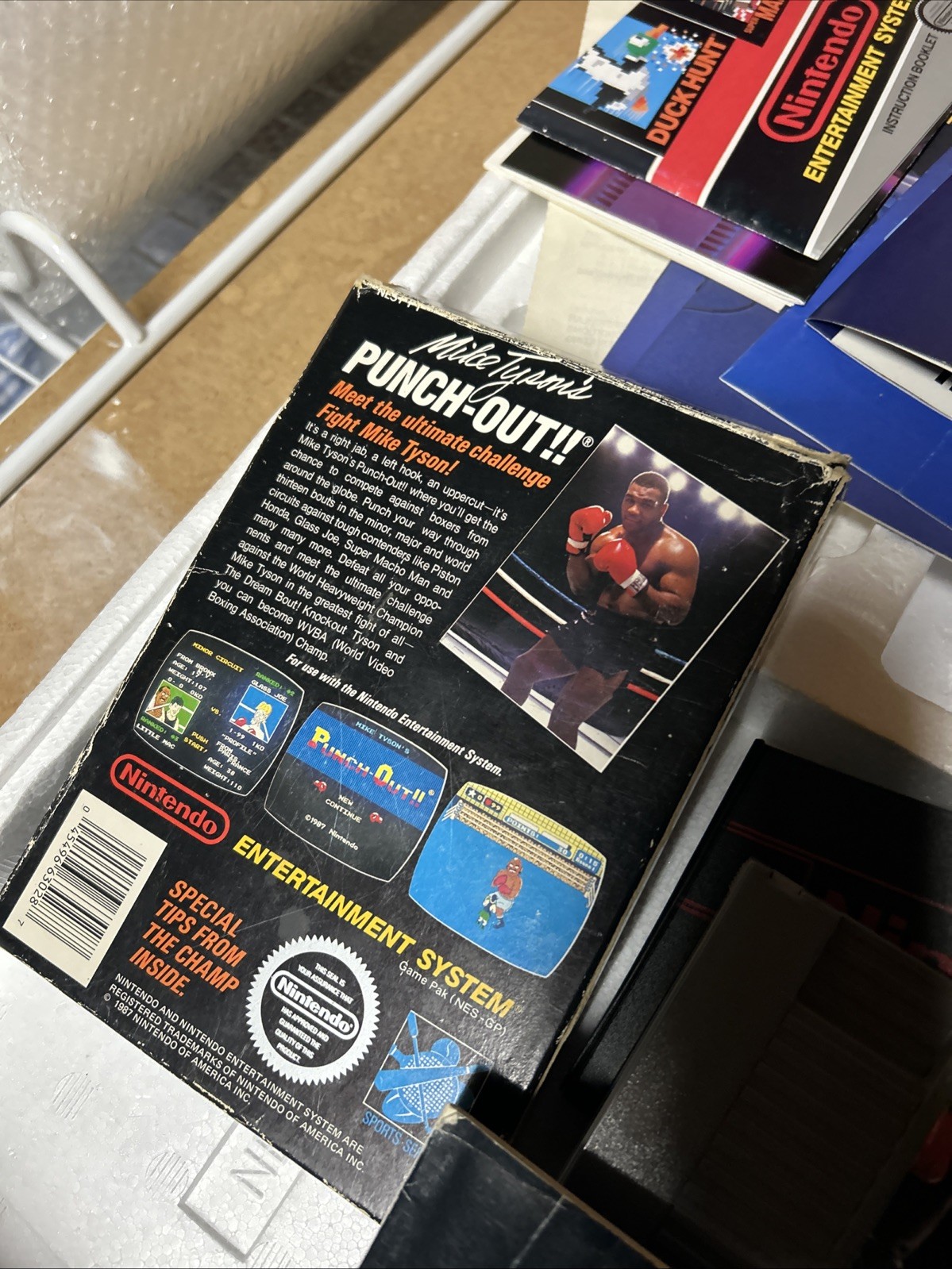 RARE Nintendo NES Action Set ConsoleNES-001 CIB With Boxed Punch Out!