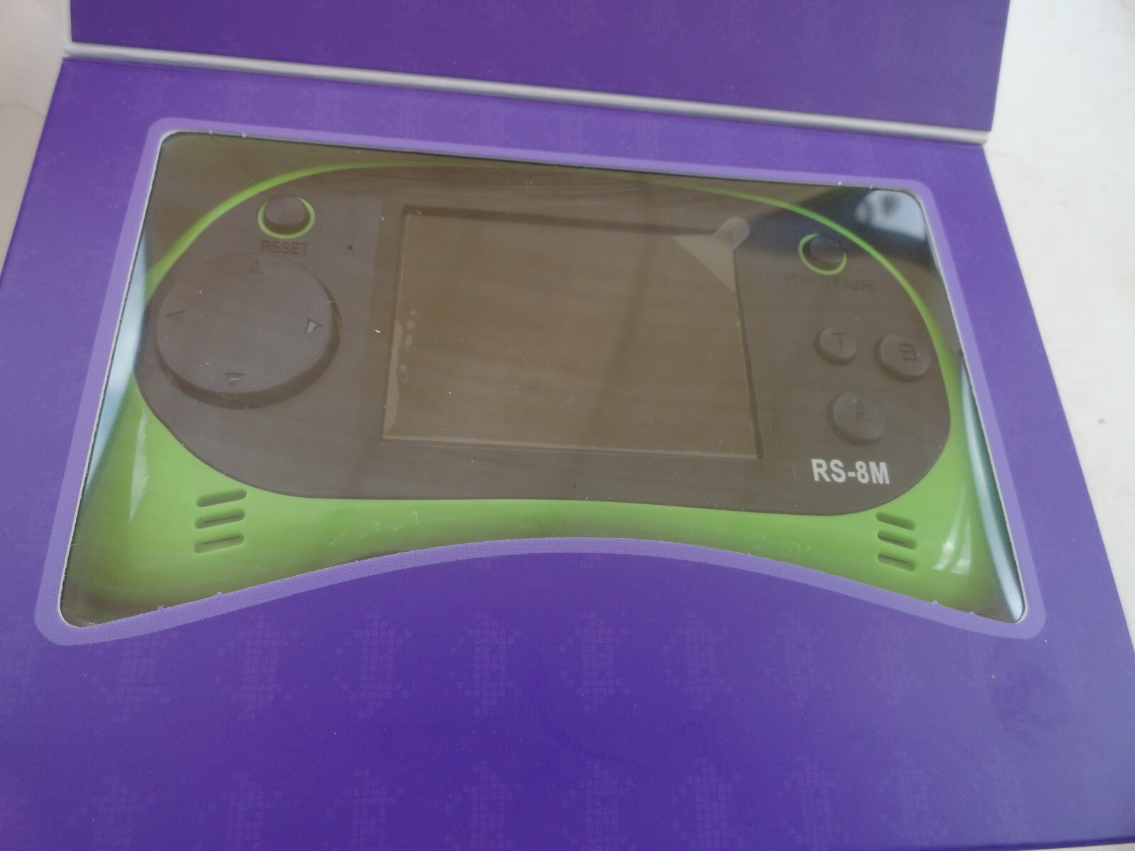 16 Bit Kids Handheld Video Games Built-In 220 HD 2.5″ Portable Game Player RS-8M