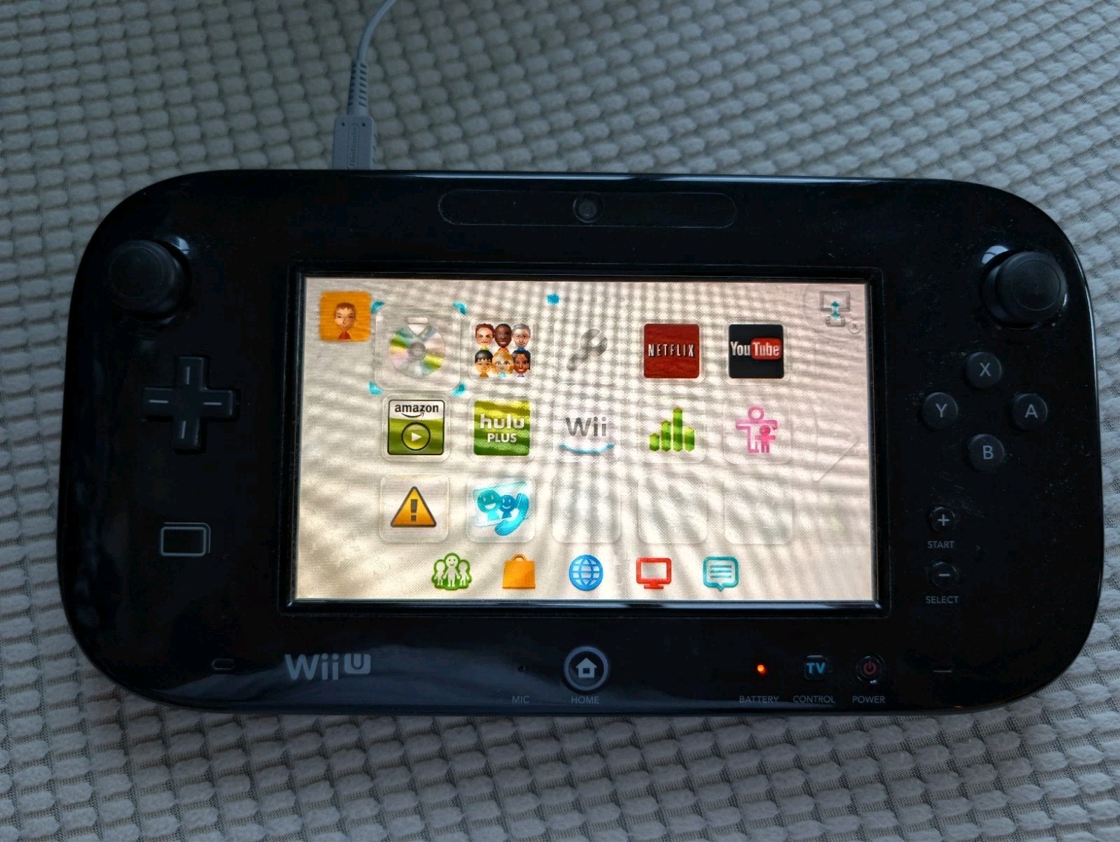 Nintendo Wii U Console + New Super Mario Bros Wii U 32GB Deluxe Set Black HDMI