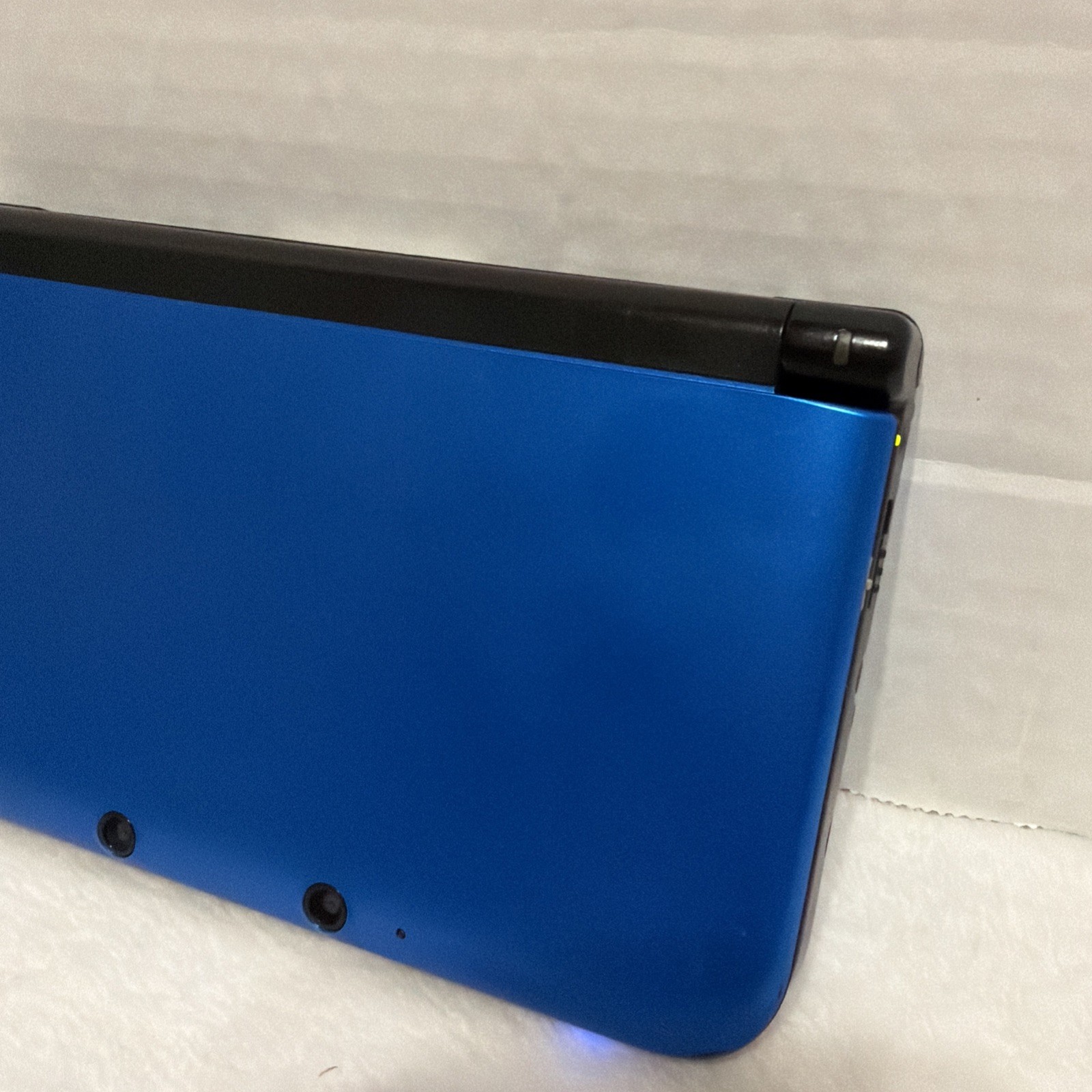 Nintendo 3DS XL Blue W/ Charger 4GB SD Super Mario 3D Land Great Condition