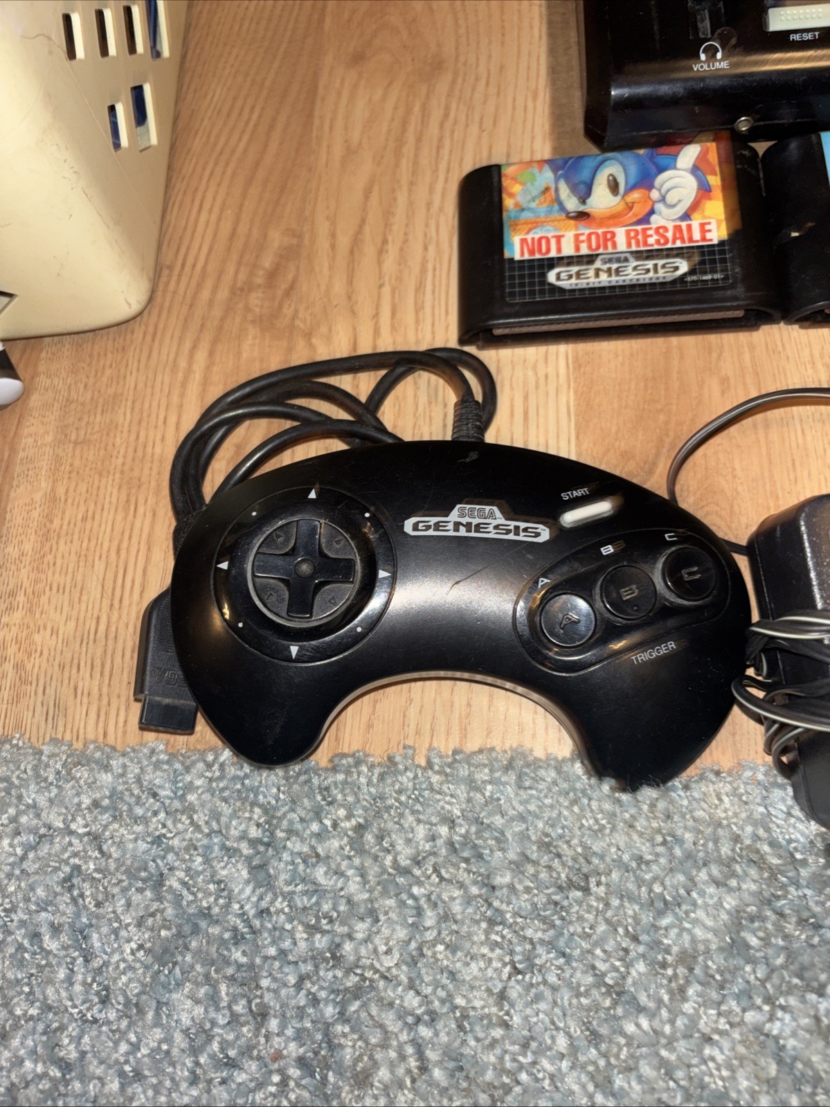 Sega Genesis Model 1601 Console Bundle With Sonic 1 & 2 Street Fighter 2 Special