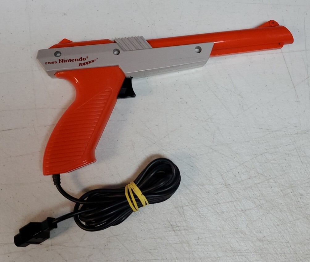 NES Action Set Complete w/Console Orange Zapper Duck Hunt Mario Bros & More READ