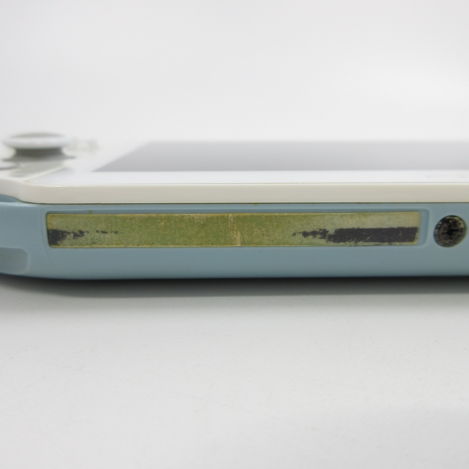 【Excellent】Sony PS Vita PCH-2000 Light Blue / White Wi-Fi Model Console #DEN08/0