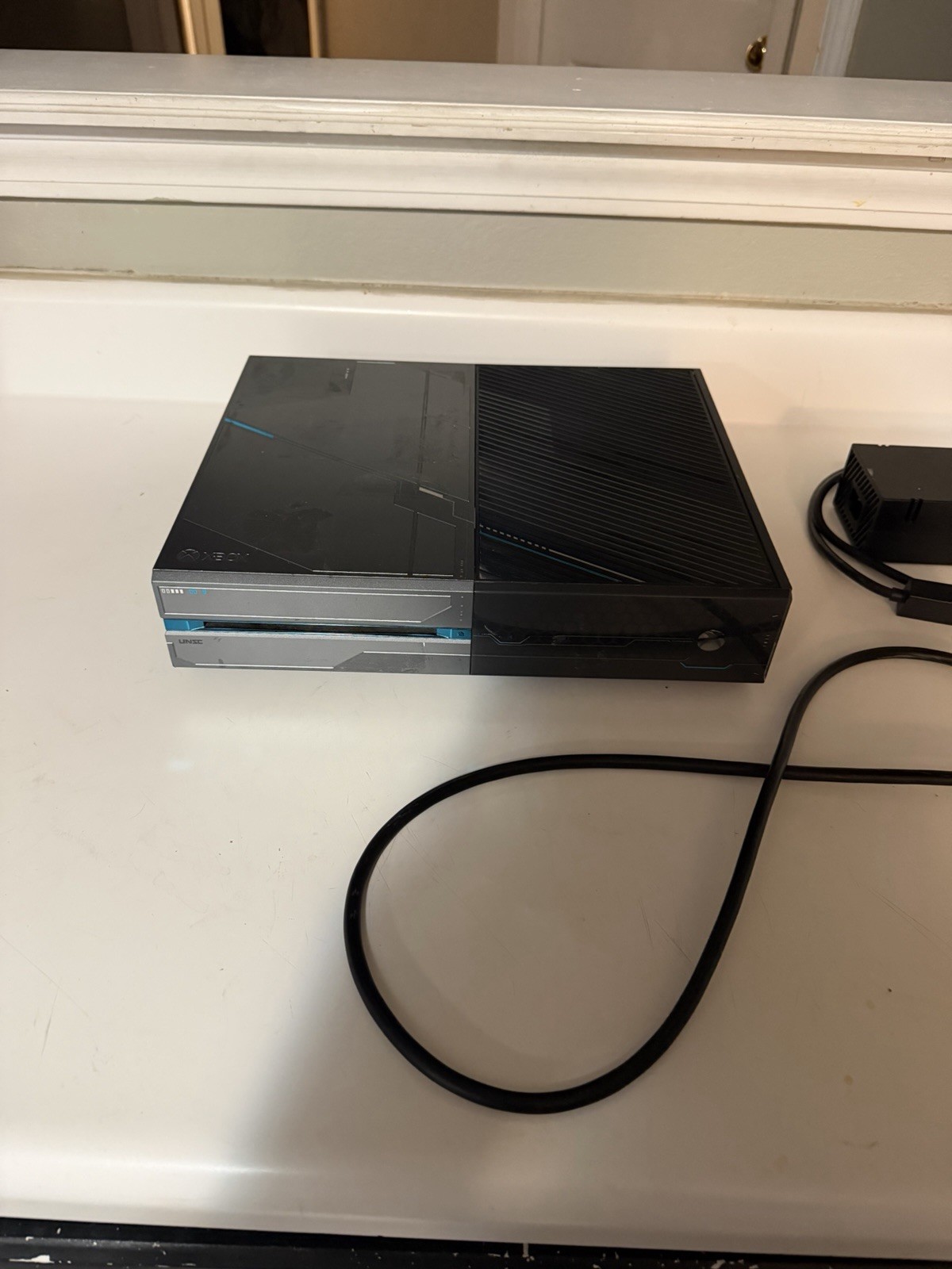 Microsoft Xbox One 1TB Console – Halo 5 Guardians Limited Edition