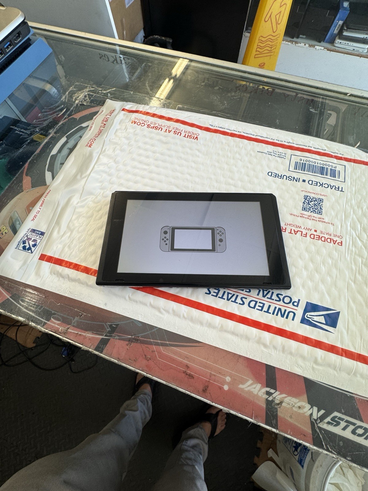Nintendo Switch HAC-001 32GB Console Only Black For Parts Joy-Con Not Connecting