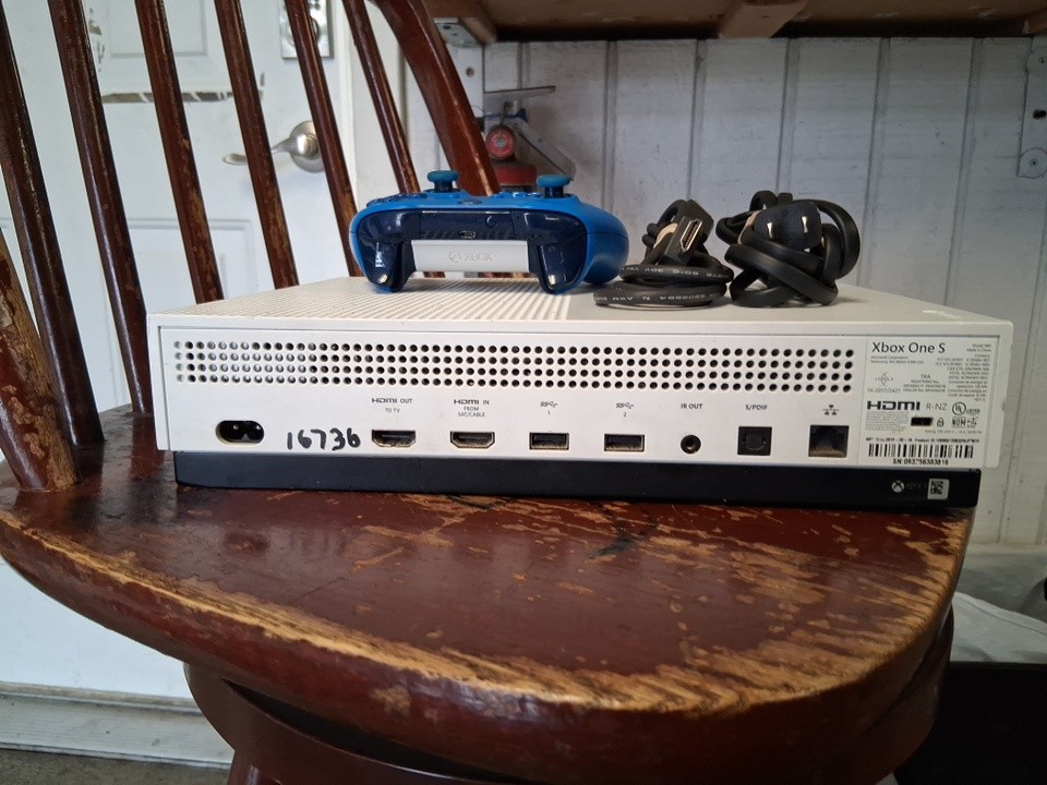 Microsoft Xbox One S White Console with both cords 1 TB