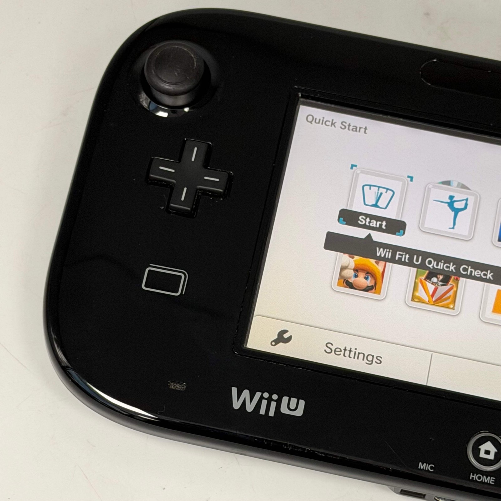Nintendo Wii U 32GB Deluxe Console WUP-101 & GamePad WUP-010, Remotes and 4 Game
