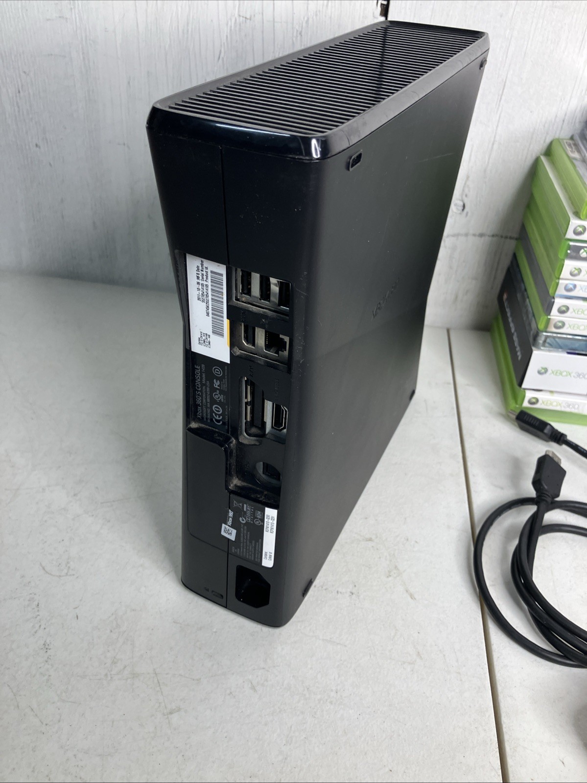 Xbox 360 S Slim Bundle 1439 Console 250GB 15 Games HALO NARUTO FALLOUT MASS EFF
