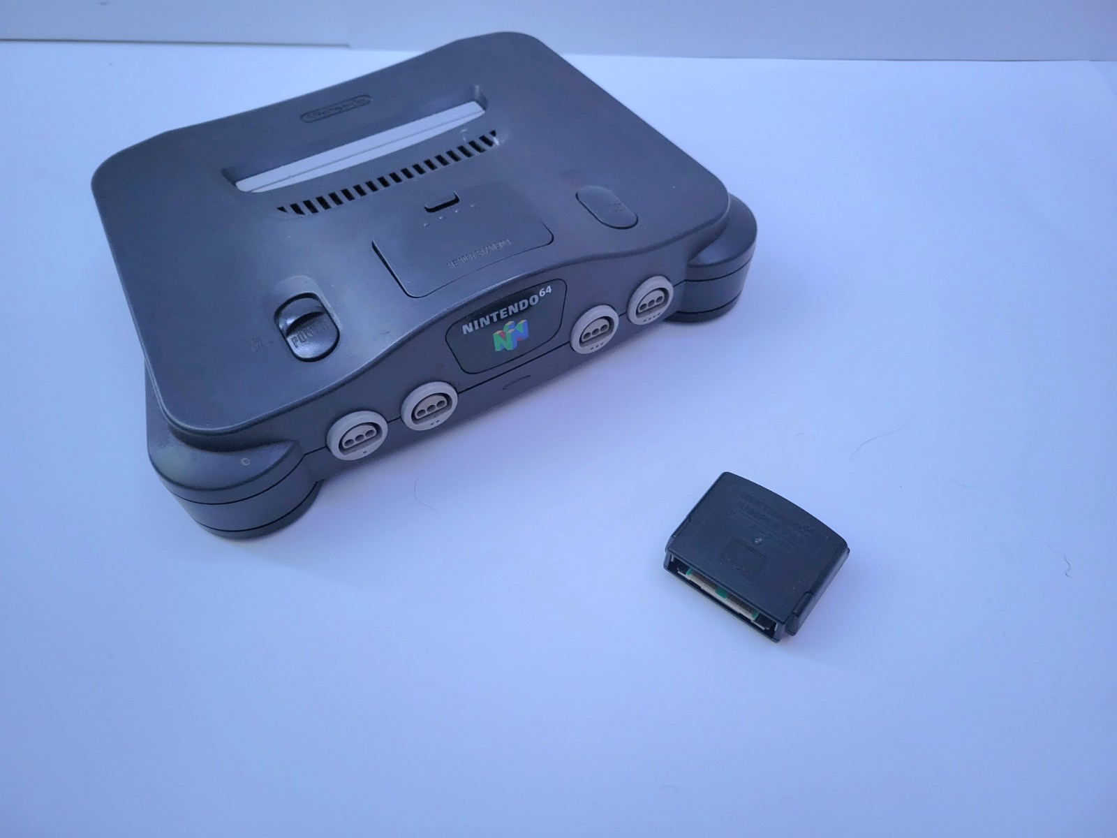 Nintendo 64 Console Bundle w/ Games and Controller