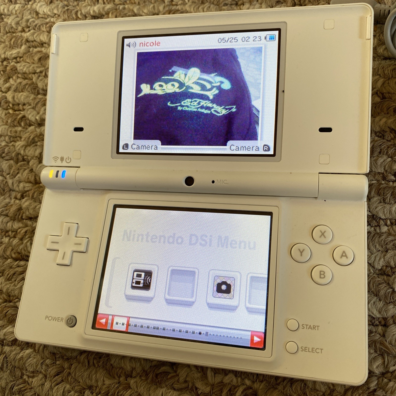 Nintendo DSi White Console in Original Box USA Version Charger Stylus Manual