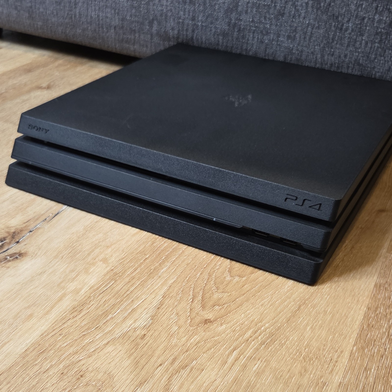 Sony PlayStation 4 Pro CUH-7215B Black 1TB 4K Wi-Fi Console TESTED/NEEDS RESET
