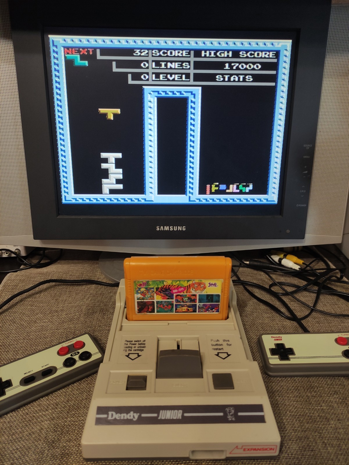 dendy junior steepler 8bit console