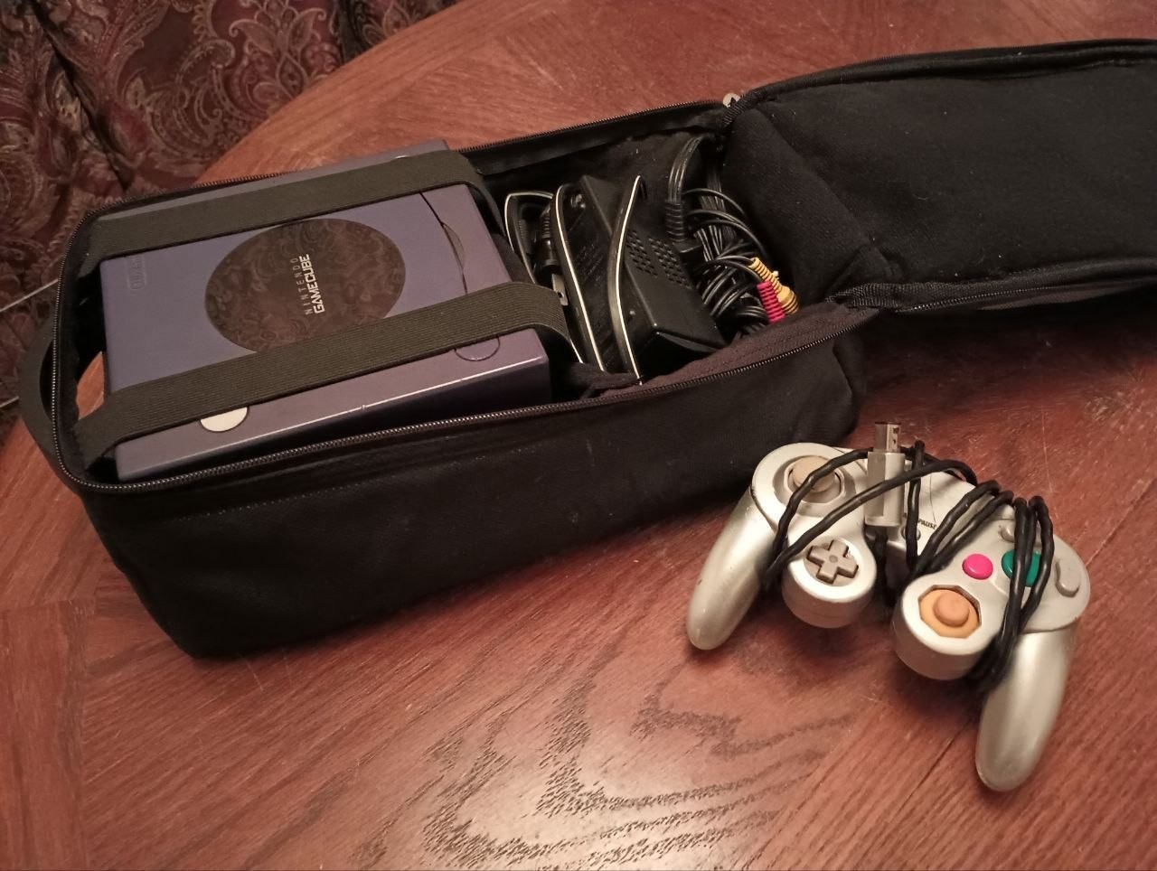 Nintendo GameCube Console Purple Bundle w/ 2 Controllers, Cables & Carry Case