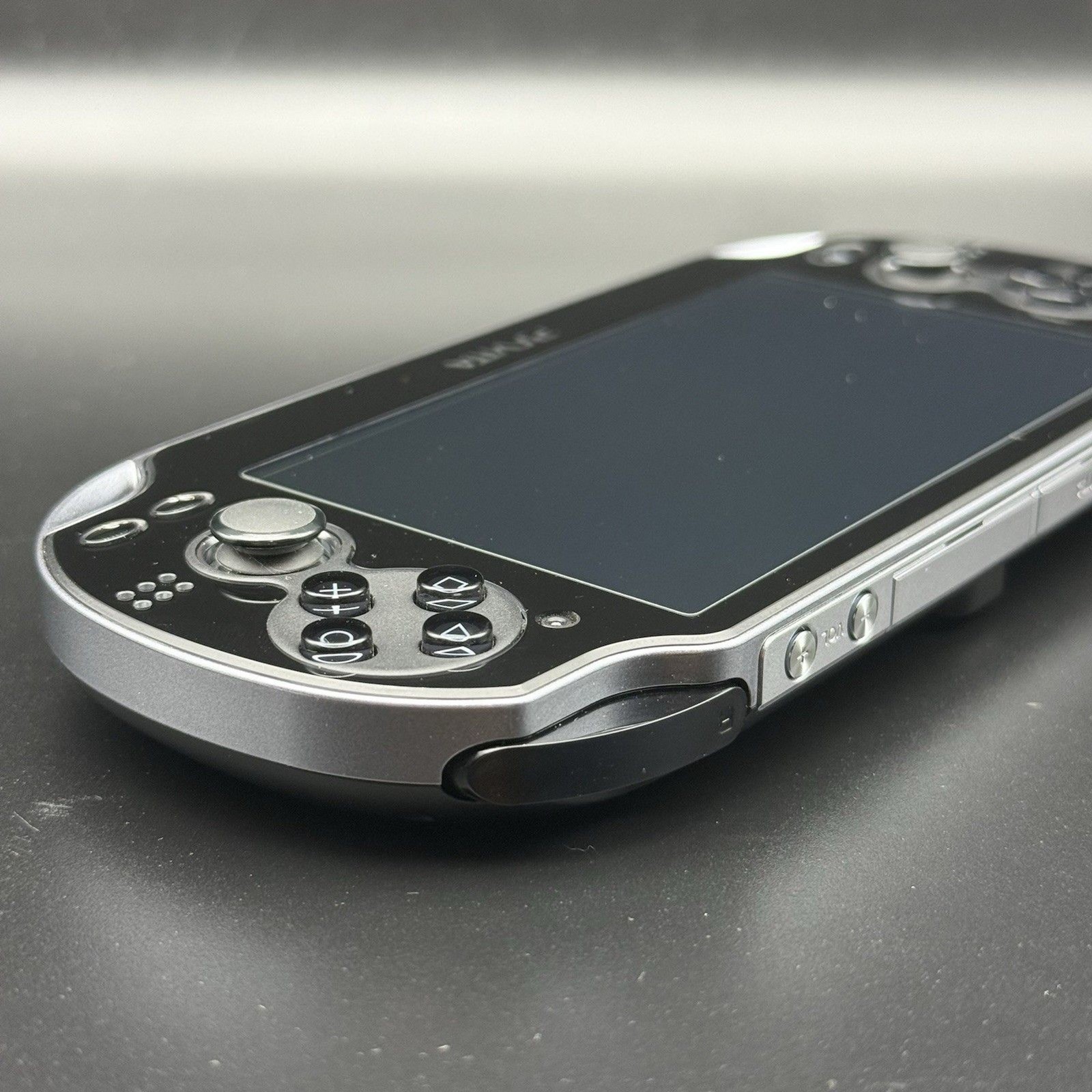 PS Vita PCH-1001 Bundle Console – Charger, RARE Vault Case & 3 Games! FAST SHIP!