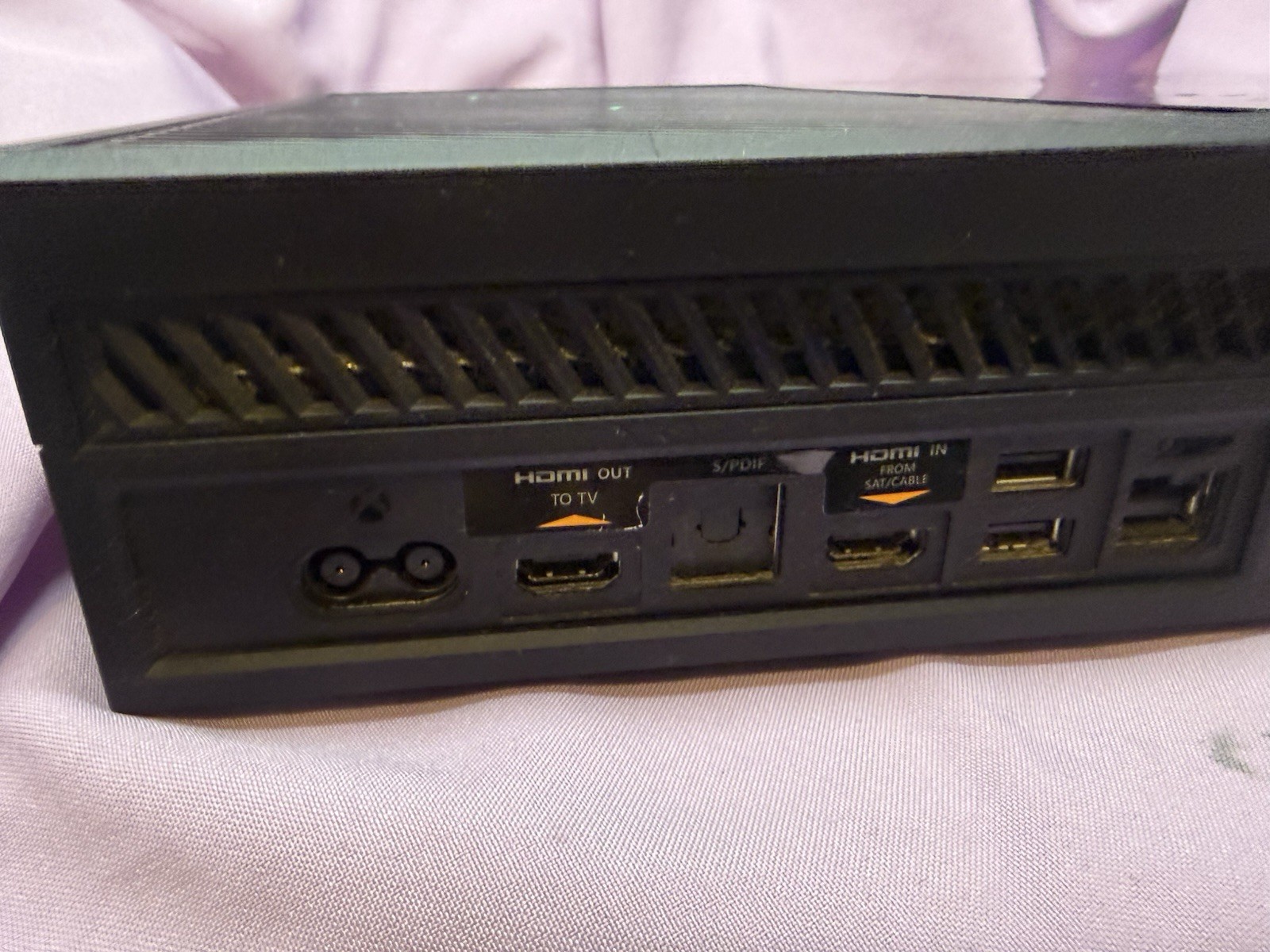 Microsoft Xbox One 1540 500GB. Works Great! Ships Free!