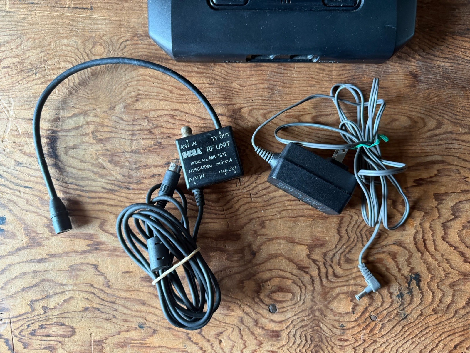 Sega Genesis Model 2 With 2 Controllers Rf Adapter And Sonic 2
