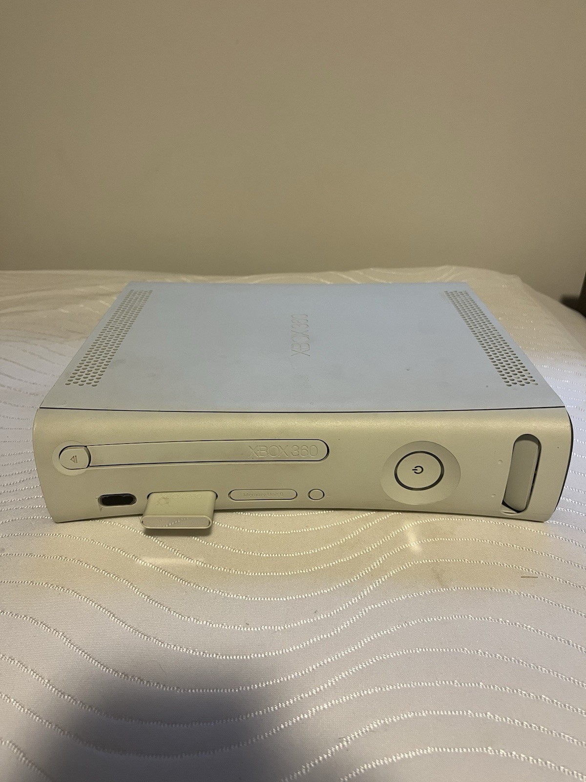 Microsoft Xbox 360 White Console Extended Storage