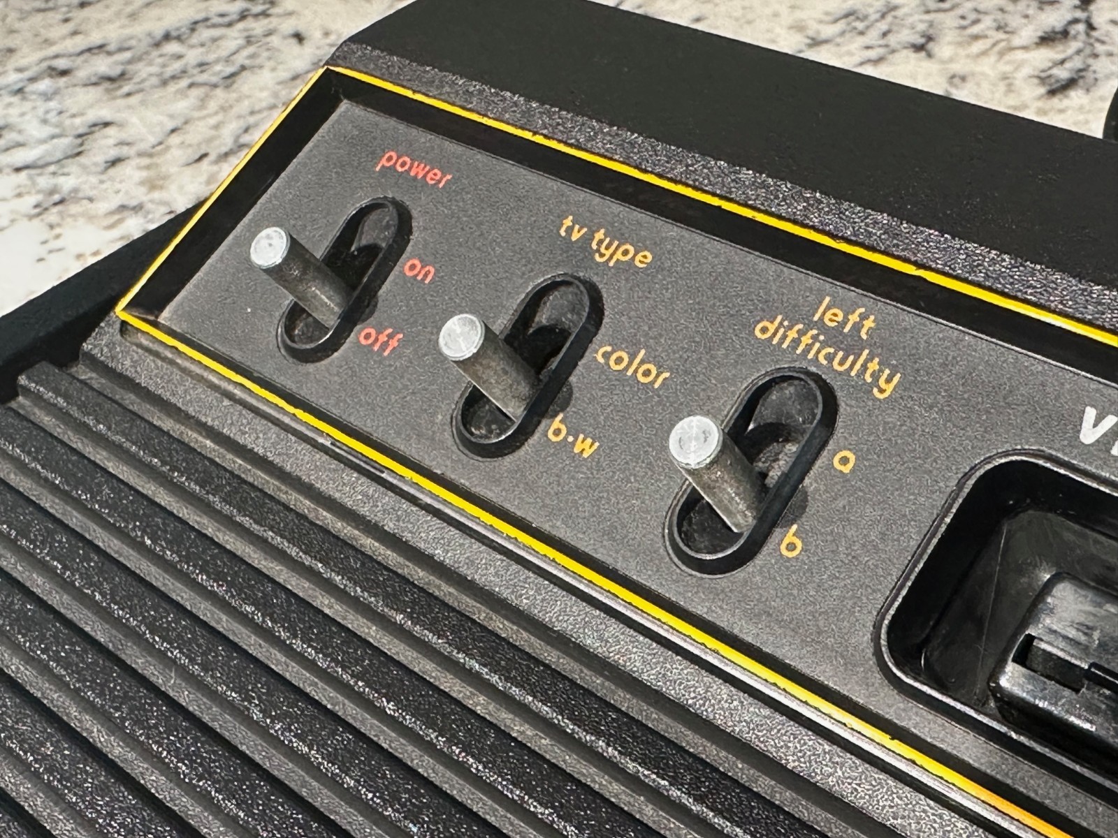 ATARI CX2600 ‘Heavy Sixer’ Six Switch Console Early F Series Sunnyvale CA. RARE