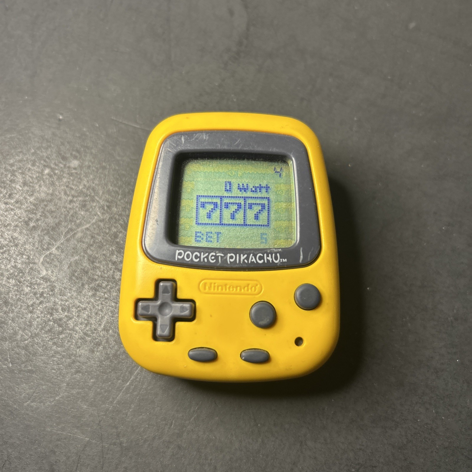 NINTENDO Pocket Pokémon Pikachu SOUND WORKS *Good Screen* Yellow Color *New Bat*