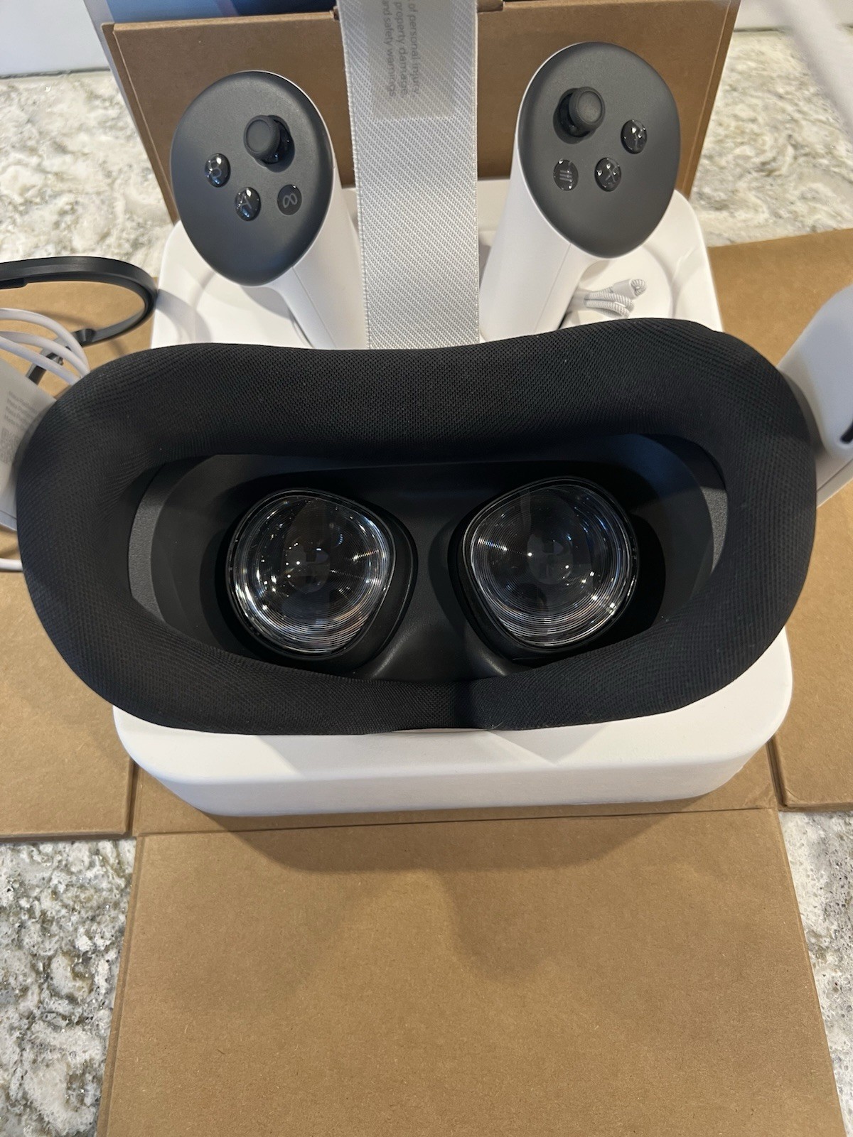 Meta Quest 3S All-in-One VR Headset w/ Batman: Arkham Shadow – White – 128GB