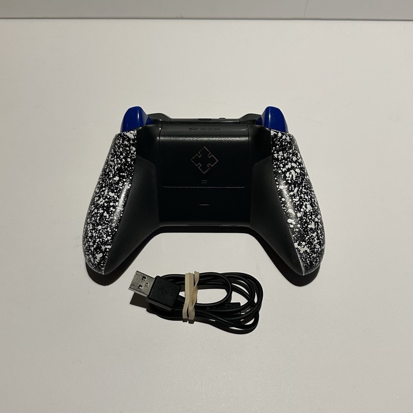 Xbox One 500GB Console w/ Cords & Controller Tested Working