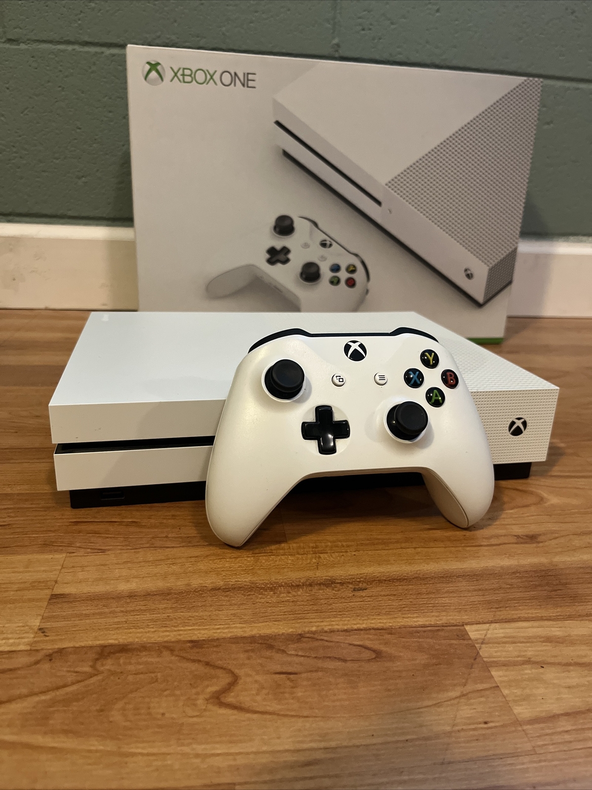 Xbox One S 500GB Complete In Box