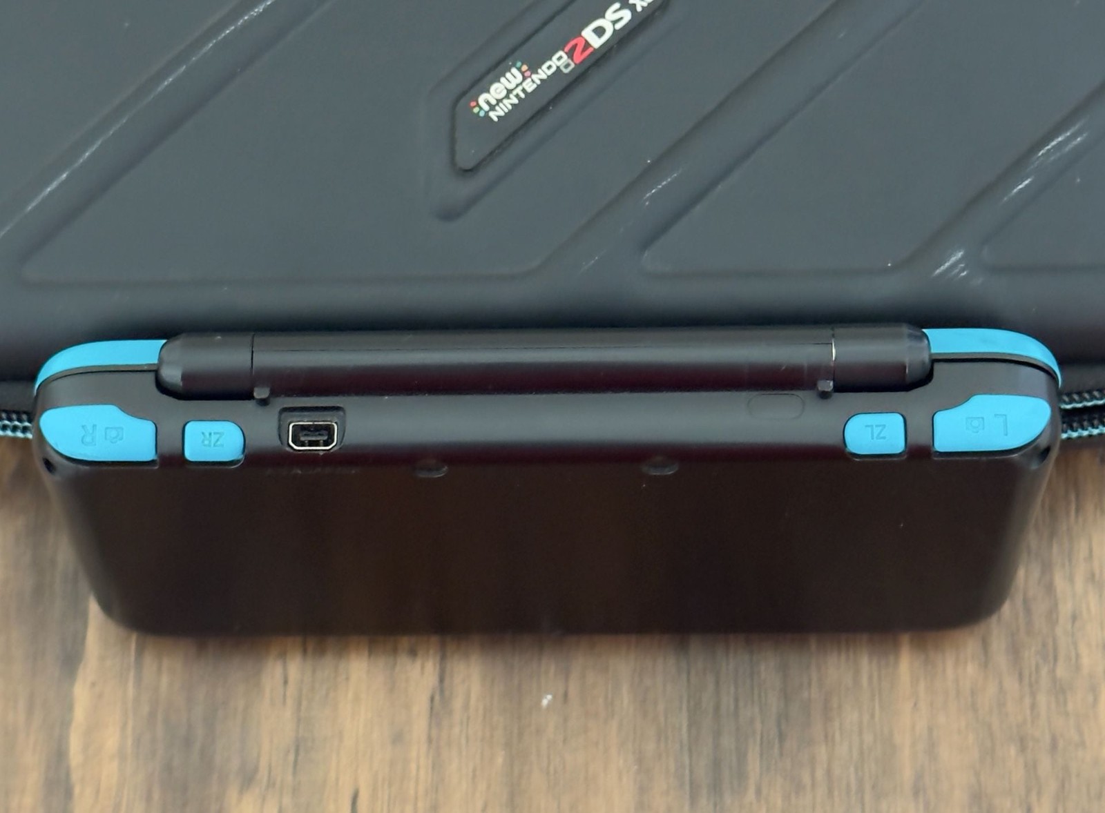 Nintendo 2DS XL Black & Turquoise Console with Charger and Carrying Case