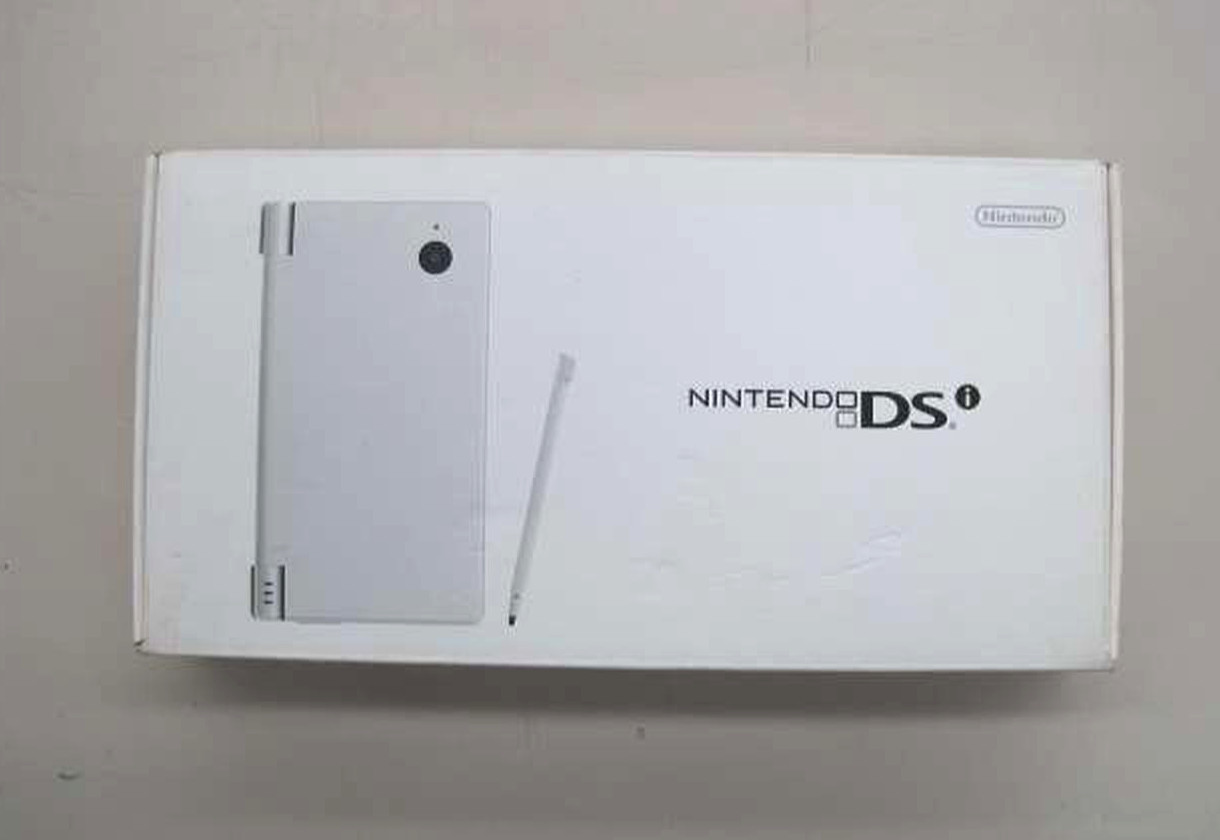 Nintendo DSi White TWL-001 Handheld Console Working With Box, Stylus, Charger