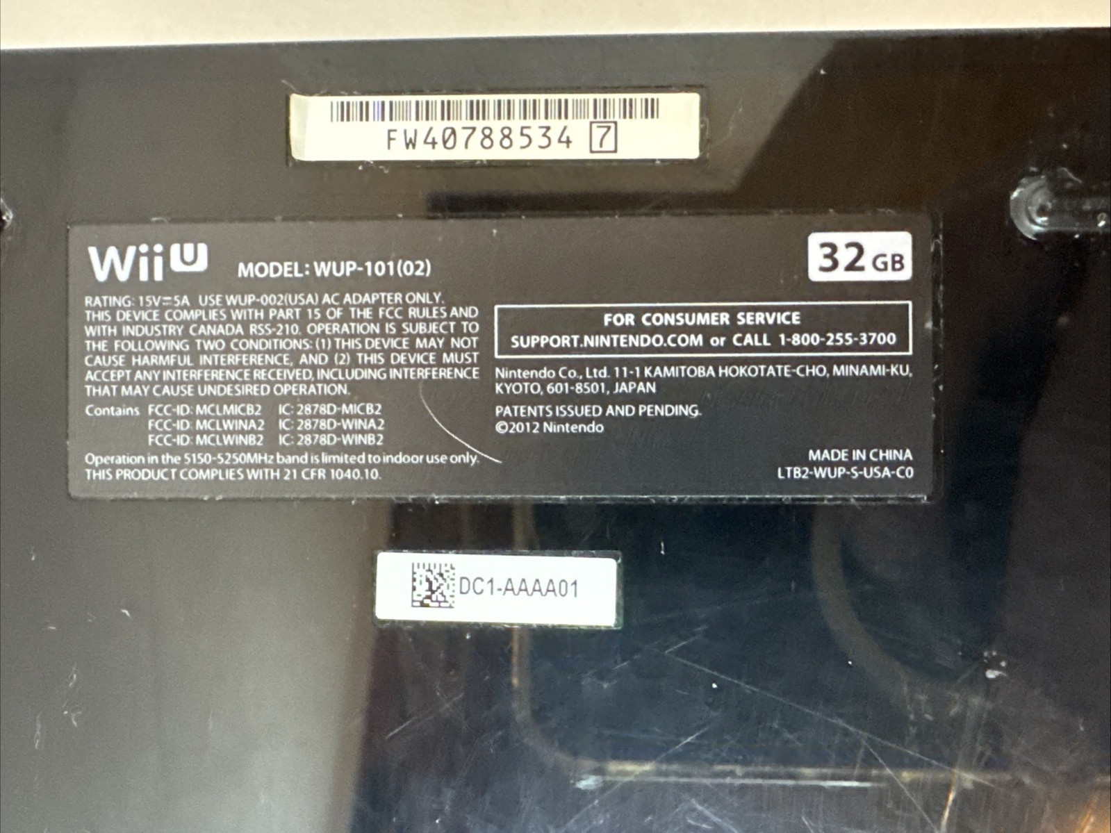 Nintendo Wii U Gaming System 32GB Console, Gamepad, Controllers, Complete Black