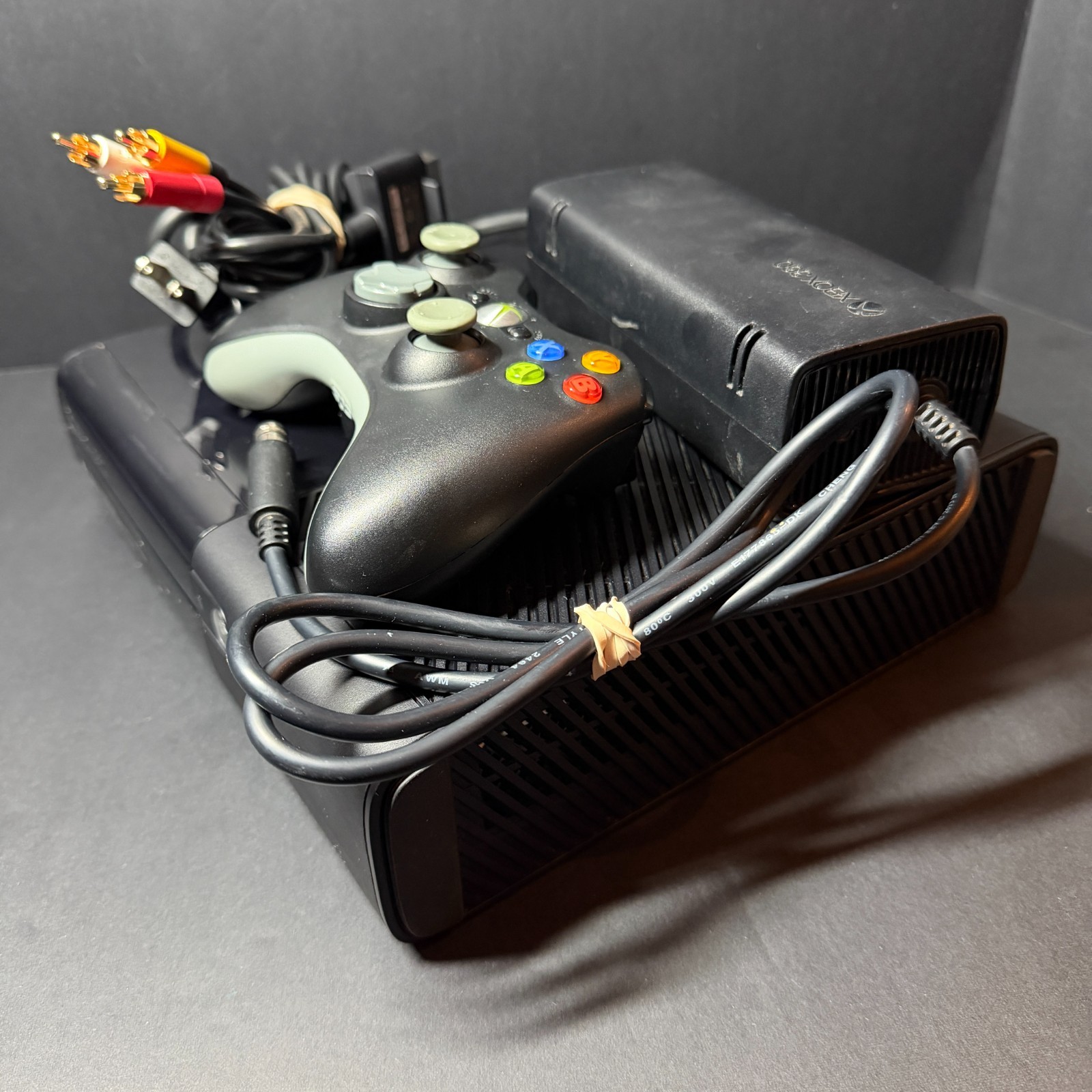 Microsoft Xbox 360 E Console Gaming System Glossy Black 1538 with 1 Controller