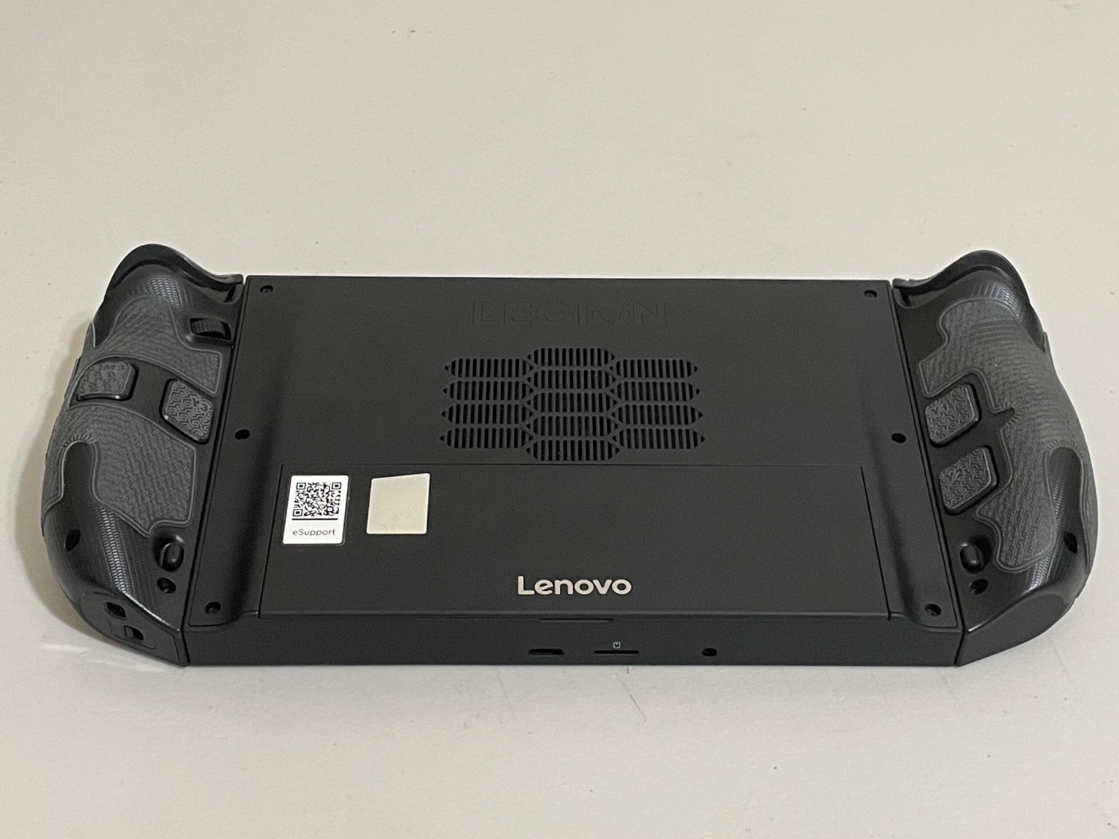 Lenovo Legion Go 2 AMD Ryzen Z2 Extreme 32GB RAM 1TB – Excellent Condition