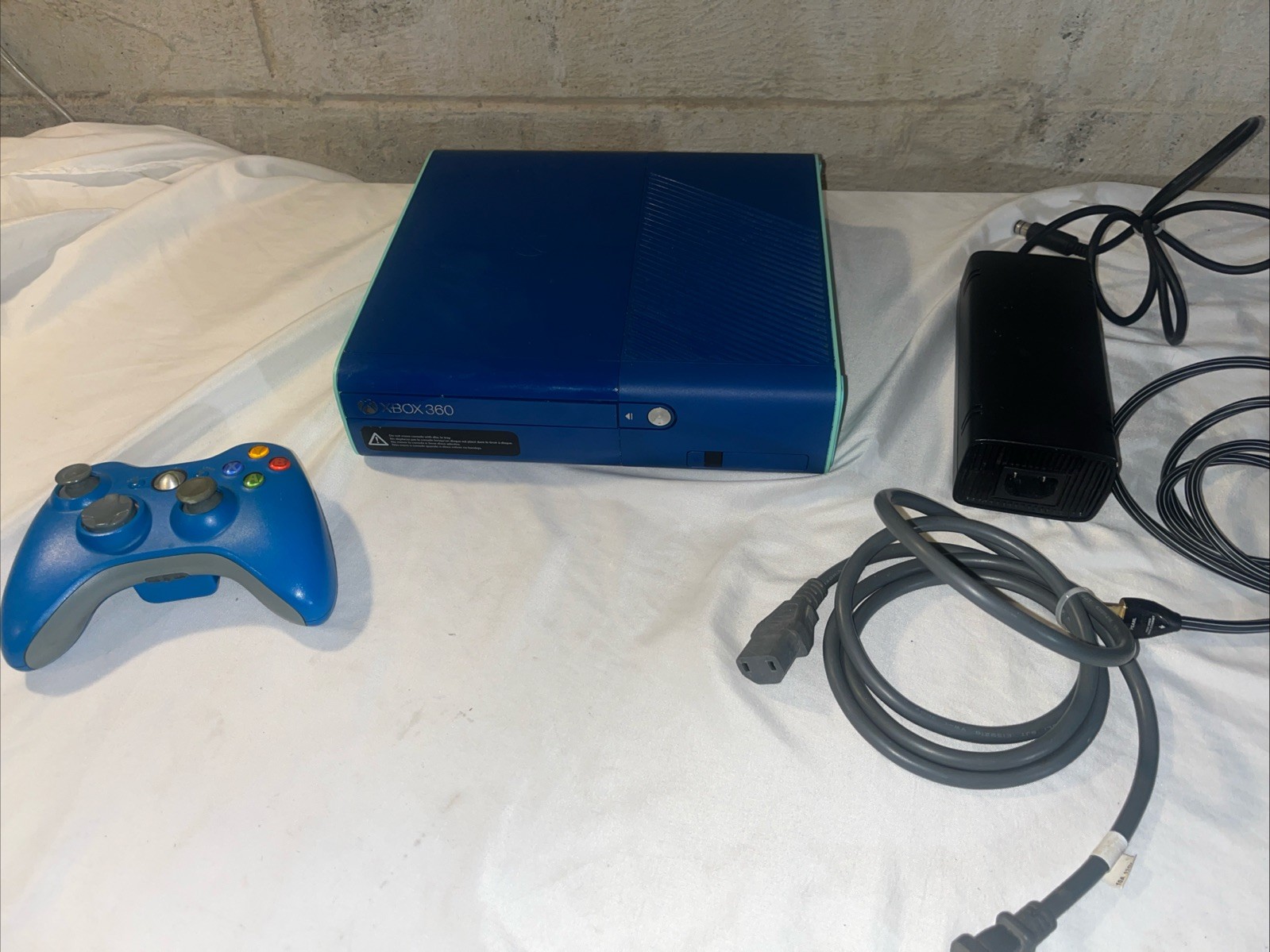 Microsoft Xbox 360 E Blue & Green Special Edition Console Matching Controller