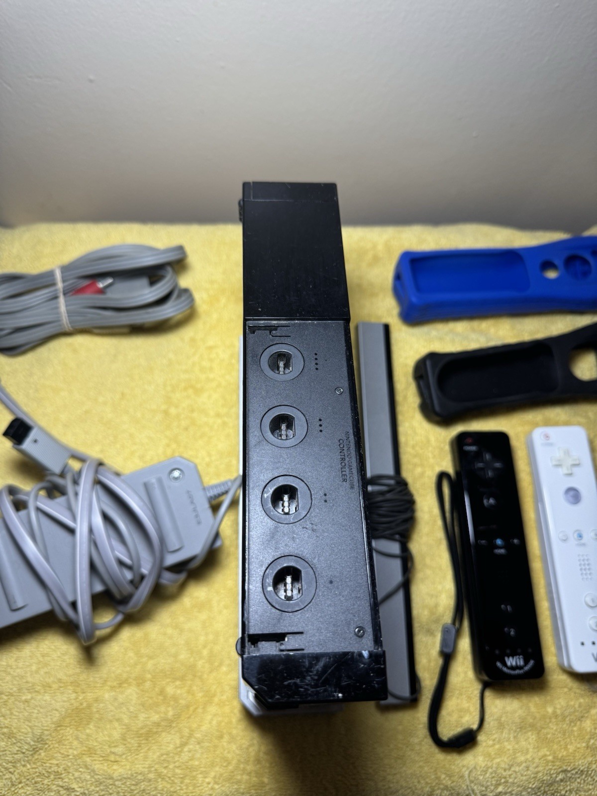 Nintendo Wii Black Console RVL-001 Bundle W/ Games