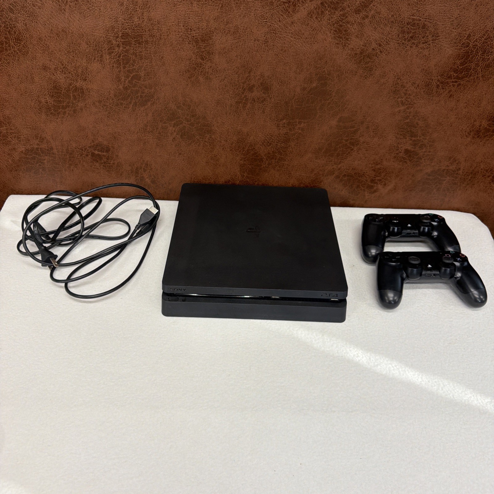 PS4 Model CUH-2015A Black 2 Wireless Controllers HDMI & Power cord