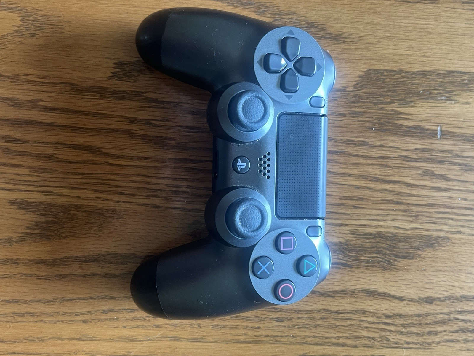 playstation 4 pro cuh-7215b 1TB Bundle Great Condition !