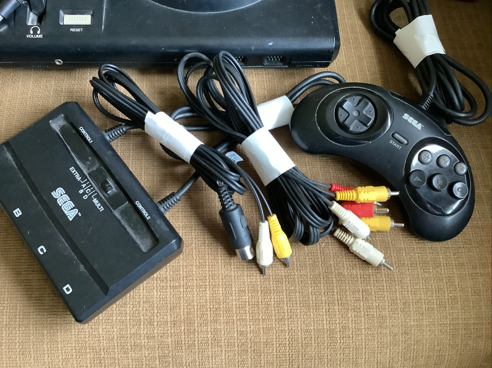 Sega Genesis Console Bundle Multitap 4 Controllers 9 Games AV Cables Switcher