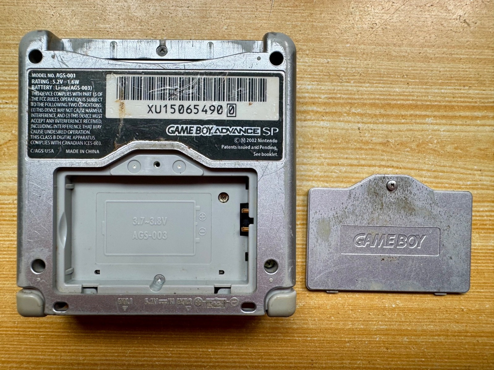 Nintendo Gameboy Advance SP AGS001 Metal Silver Handheld w/ USB Cable & Battery