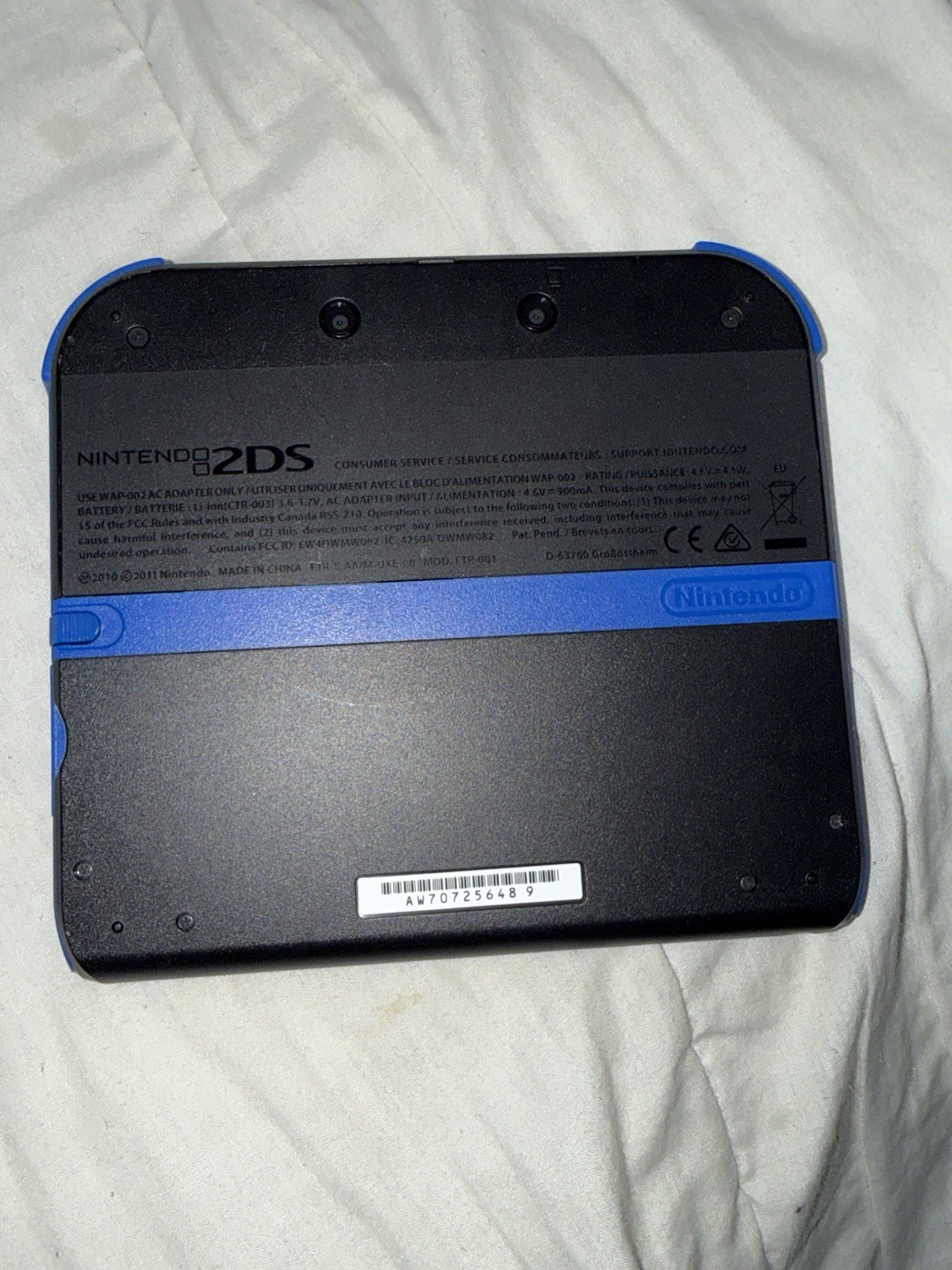 Nintendo 2DS FTR-001 Handheld System Console Cord Black/Blue