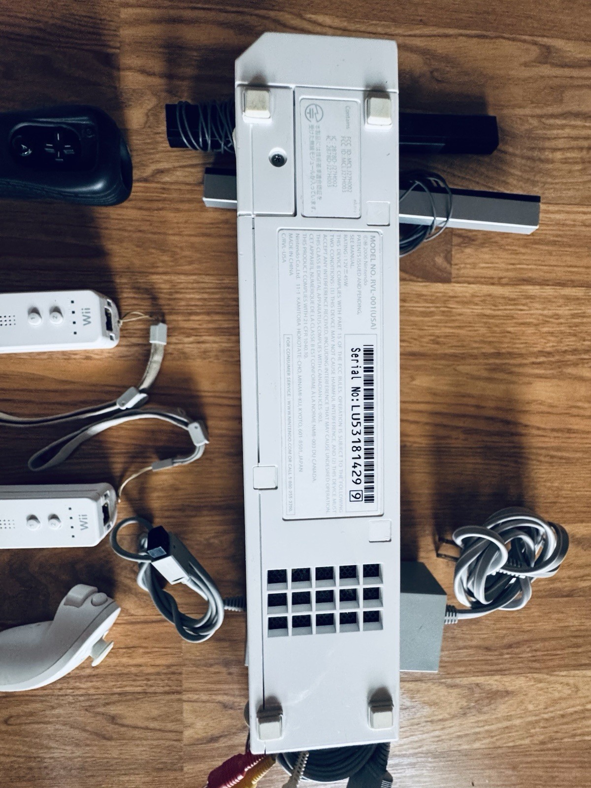 Nintendo Wii Console White RVL-001(USA) NTSC-U/C 480p w/ 2 Remotes Nunchuk
