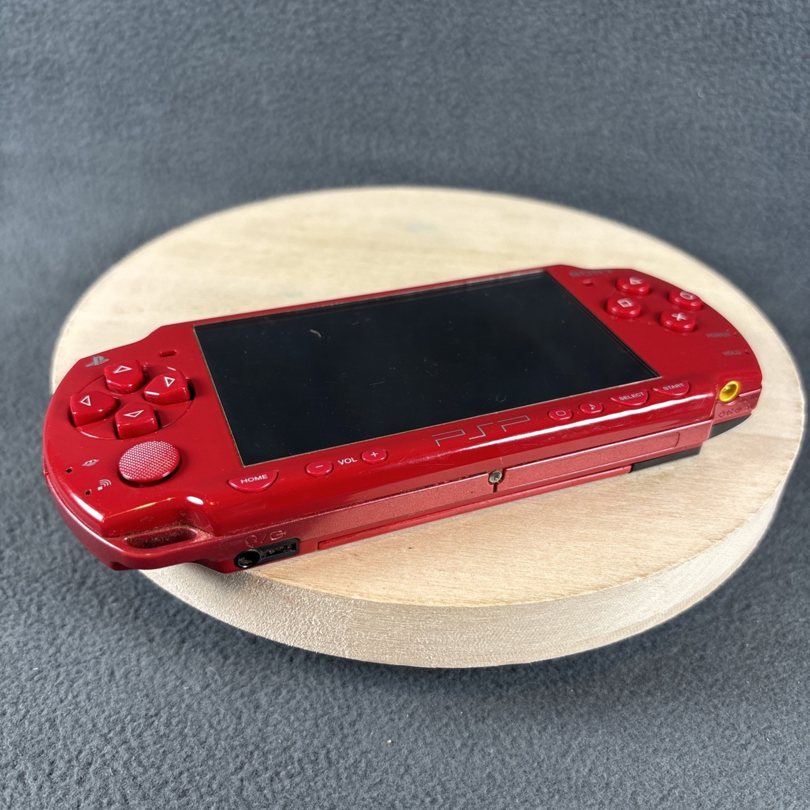 PlayStation Portable PSP-2001 LE Red Console w/ Battery Charger & Games – Tested
