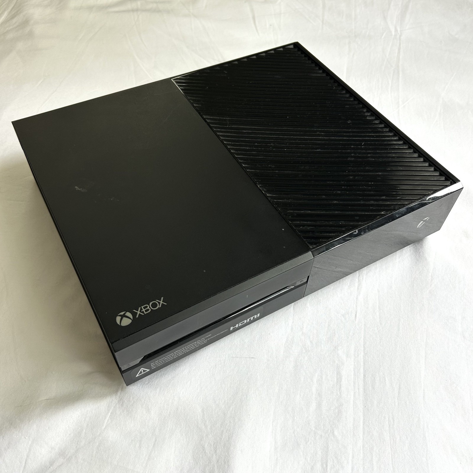 Microsoft Xbox One Bundle 500G Console, HDMI, 2 Controllers, 2 Games Working
