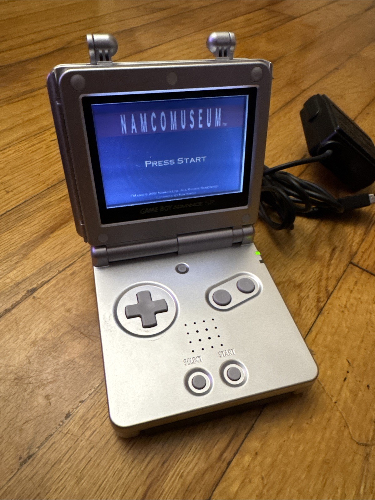 Nintendo Gameboy Advance Sp Bundle Charger Game